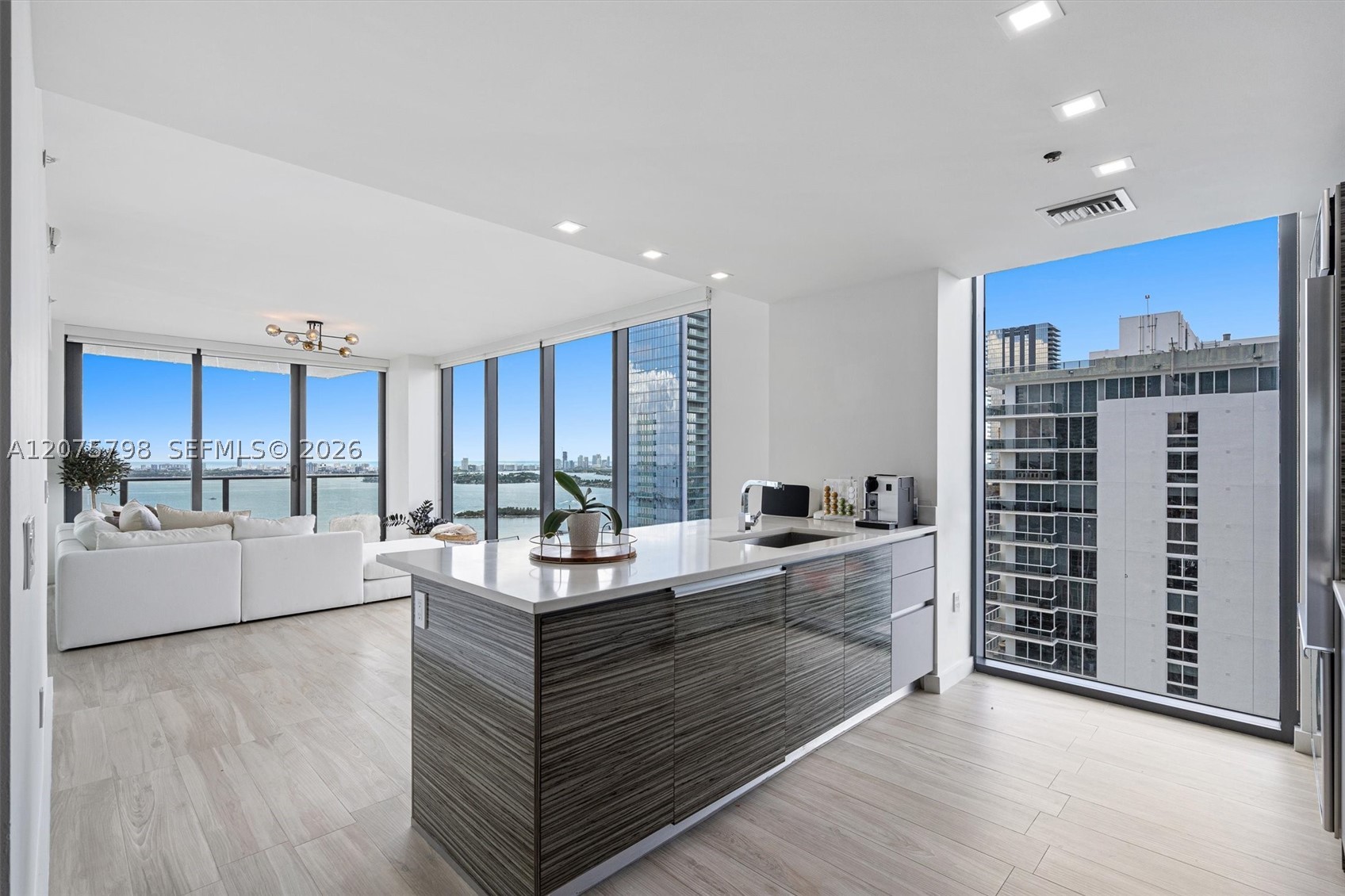 460 NE 28th St #3508 Miami, FL 33137