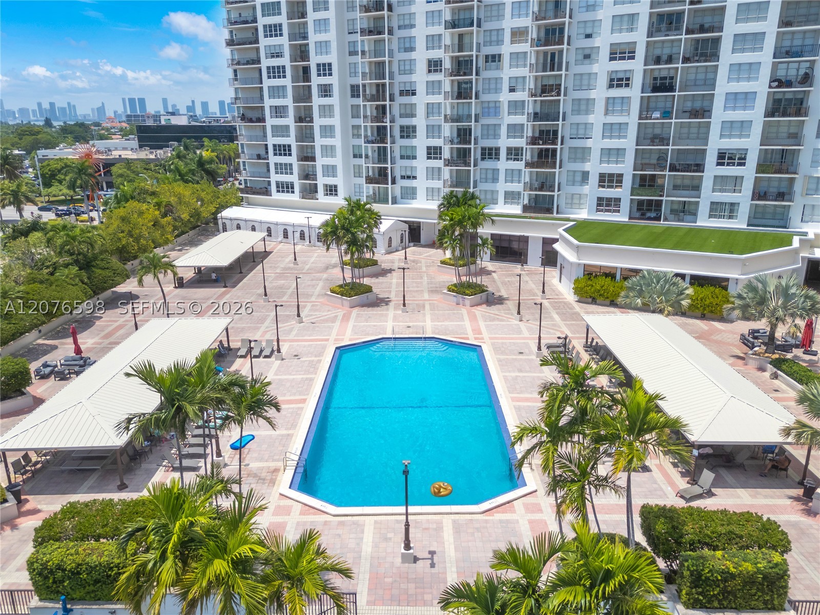 4101 Pine Tree Dr #1105 Miami Beach, FL 33140