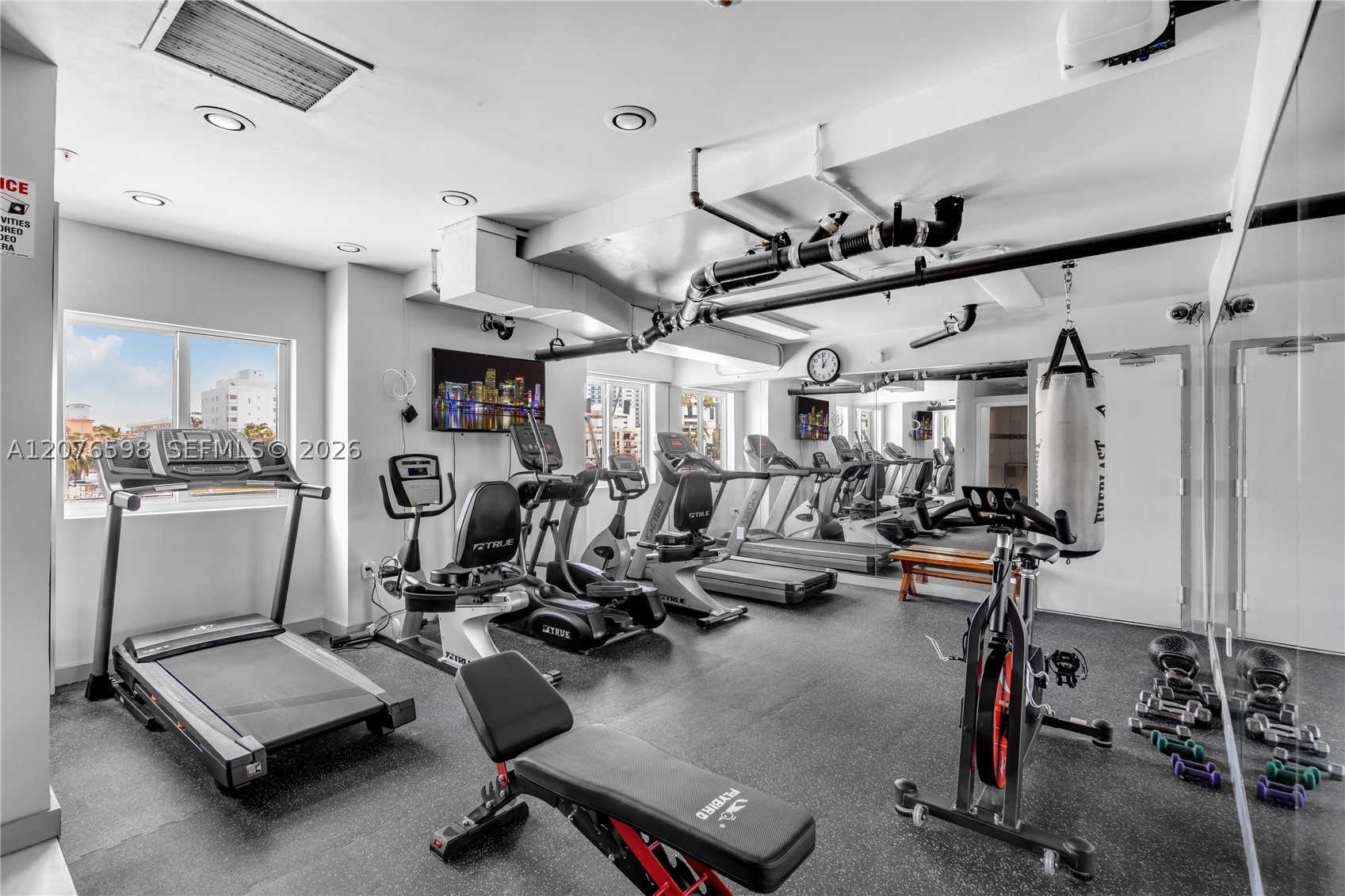 4101 Pine Tree Dr #1105 Miami Beach, FL 33140