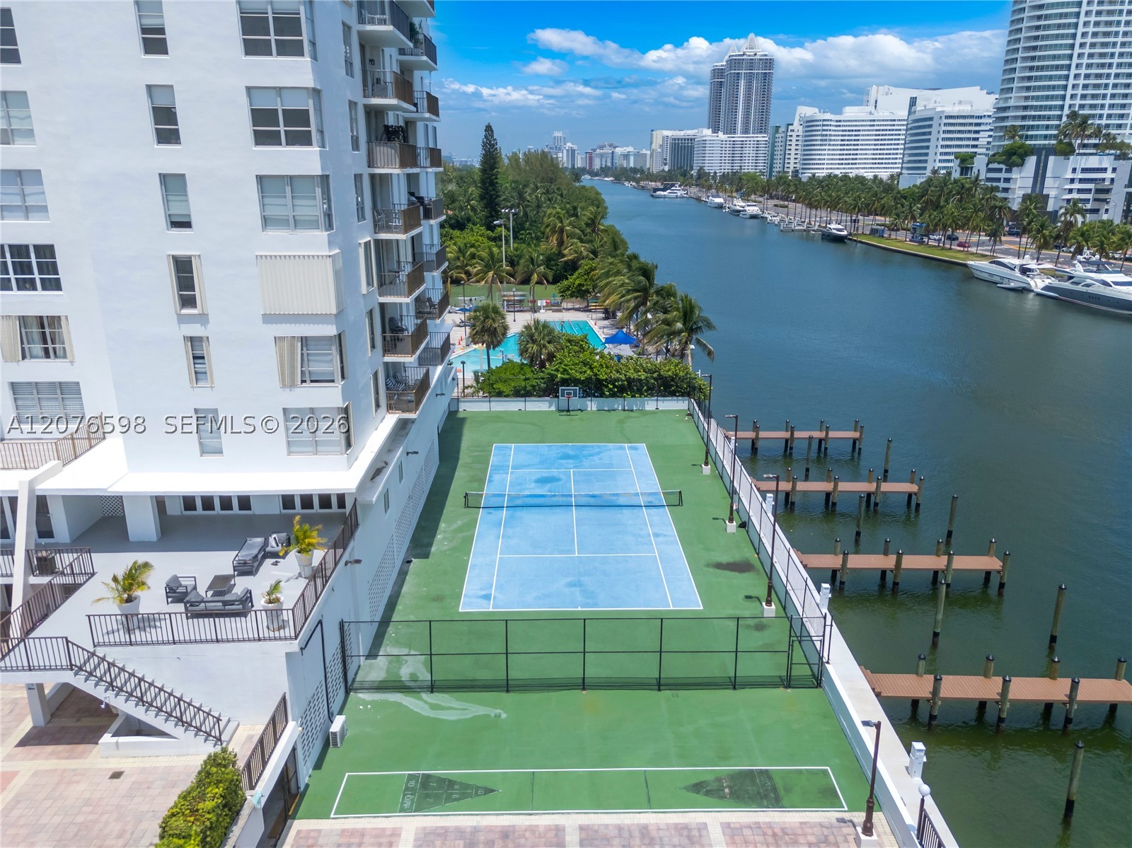 4101 Pine Tree Dr #1105 Miami Beach, FL 33140