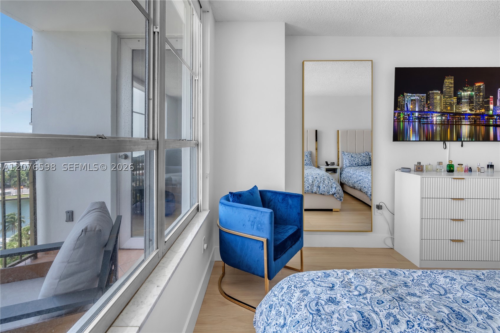 4101 Pine Tree Dr #1105 Miami Beach, FL 33140