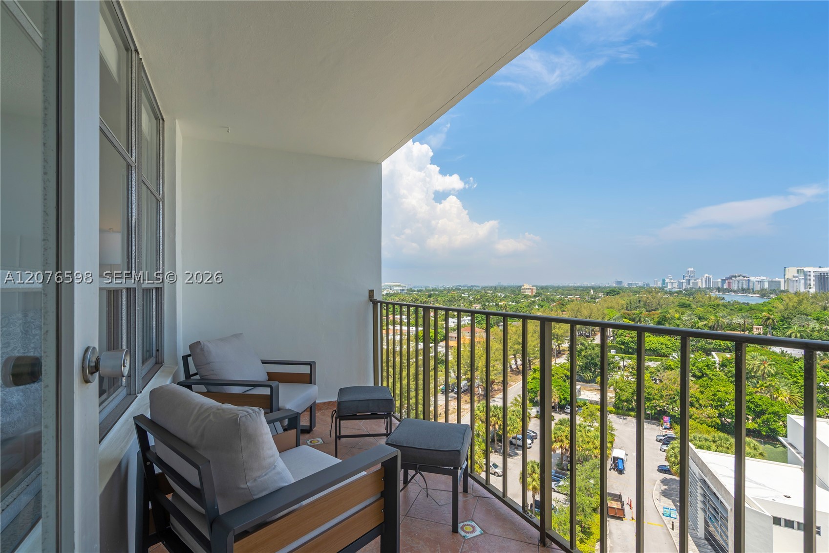 4101 Pine Tree Dr #1105 Miami Beach, FL 33140