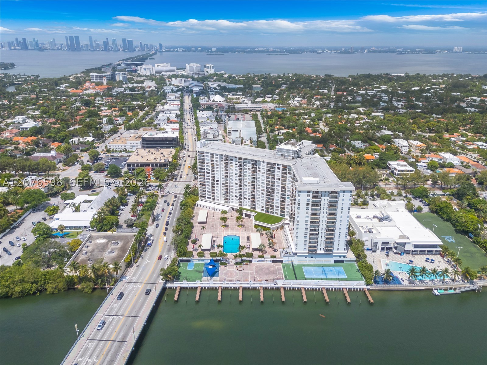 4101 Pine Tree Dr #1105 Miami Beach, FL 33140