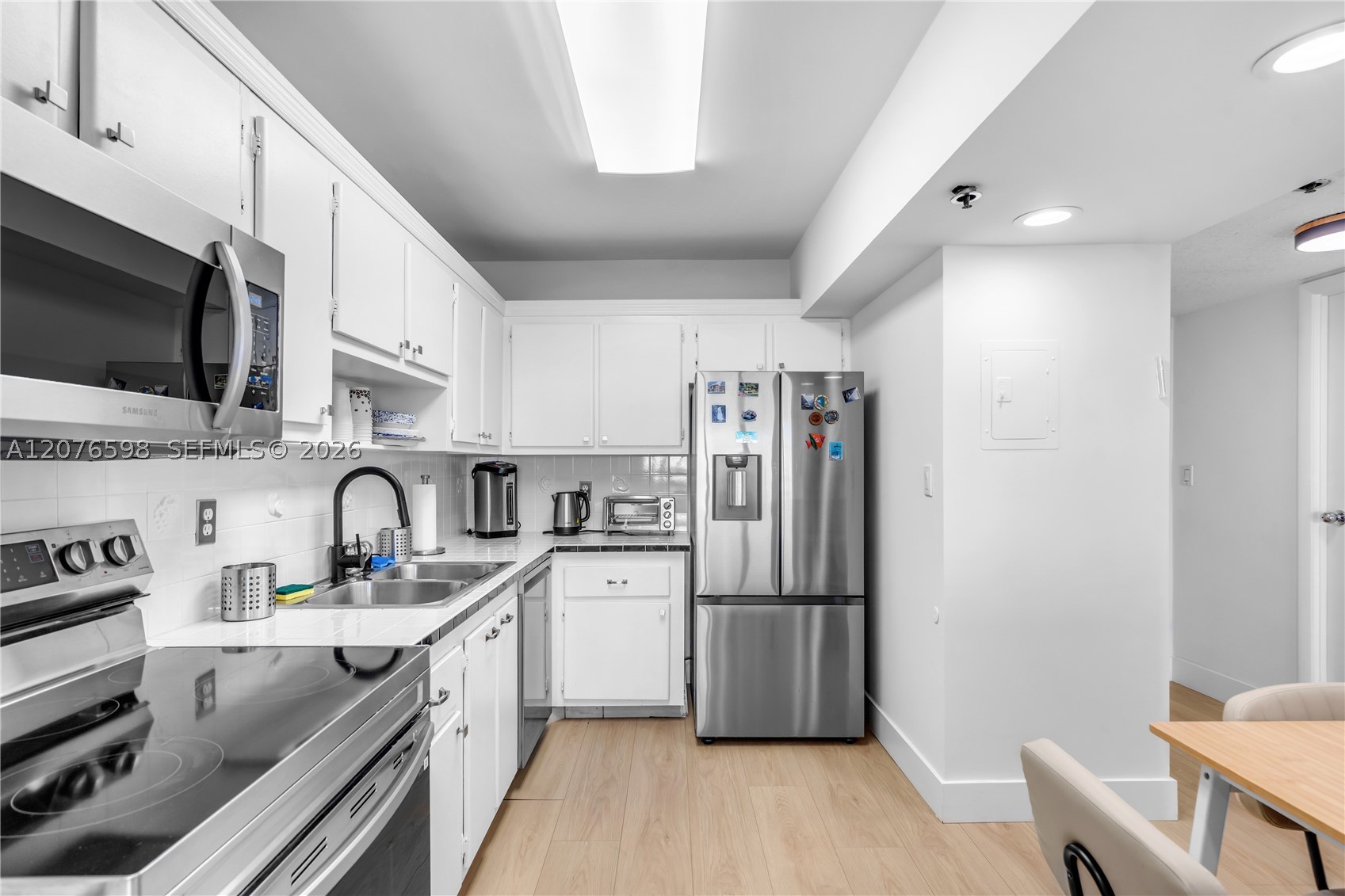 4101 Pine Tree Dr #1105 Miami Beach, FL 33140