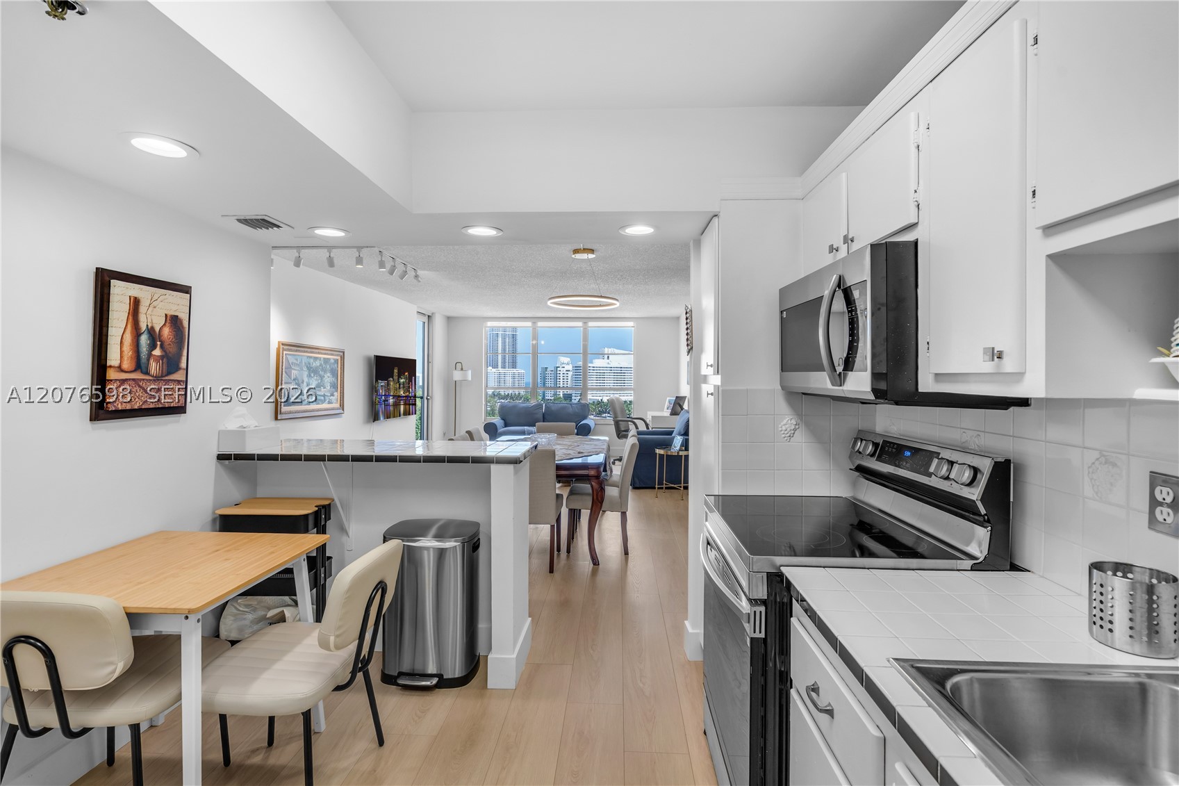4101 Pine Tree Dr #1105 Miami Beach, FL 33140