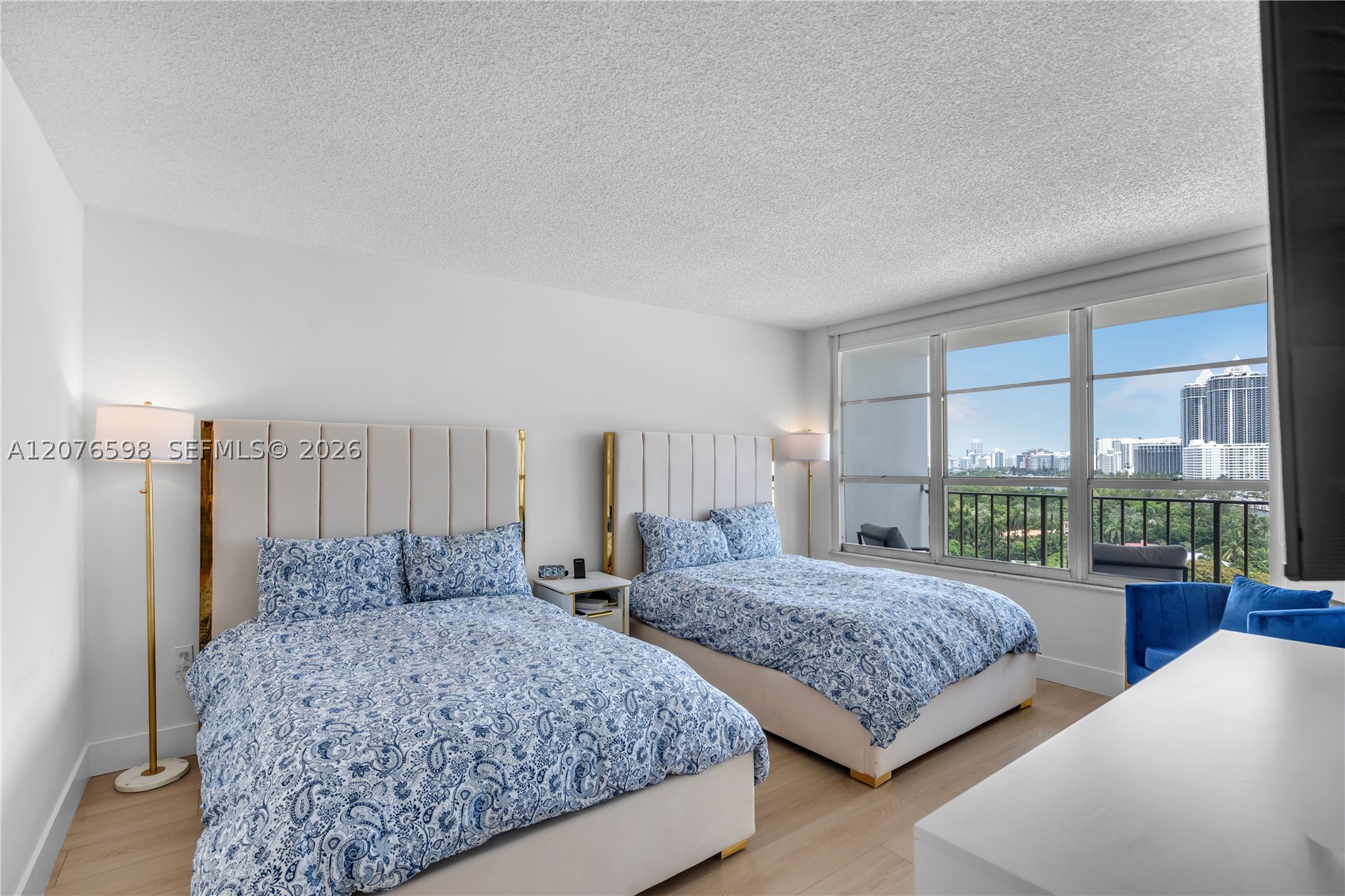 4101 Pine Tree Dr #1105 Miami Beach, FL 33140