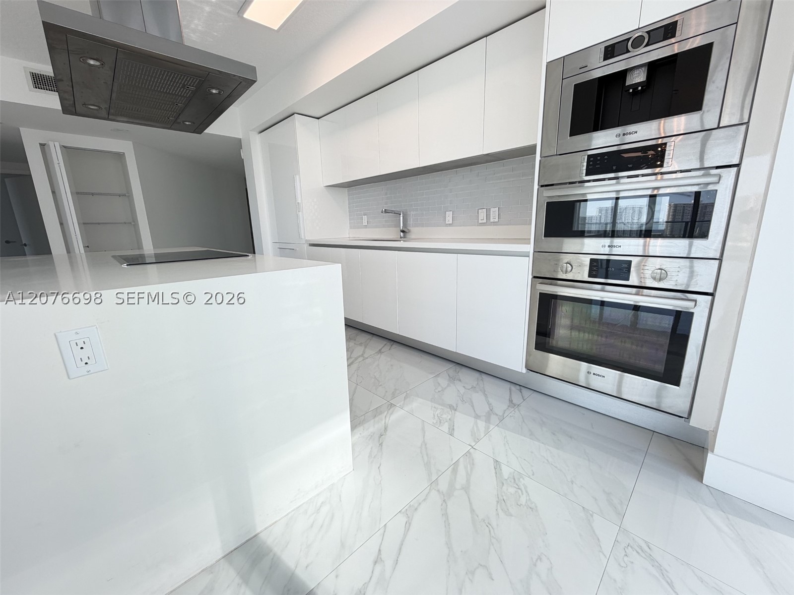 330 Sunny Isles Blvd #5-1008 Sunny Isles Beach, FL 33160