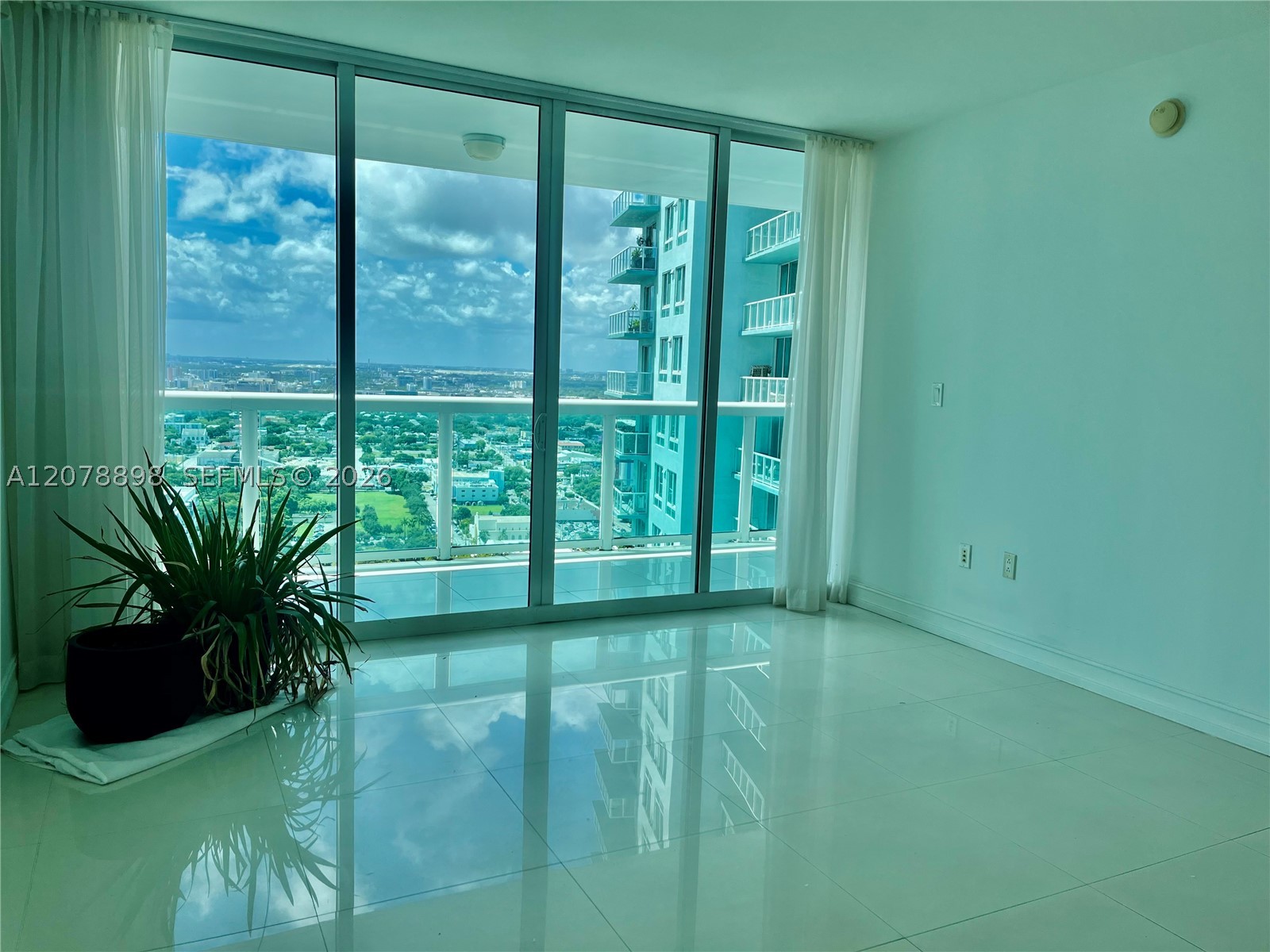 1800 N Bayshore Dr #3710 Miami, FL 33132