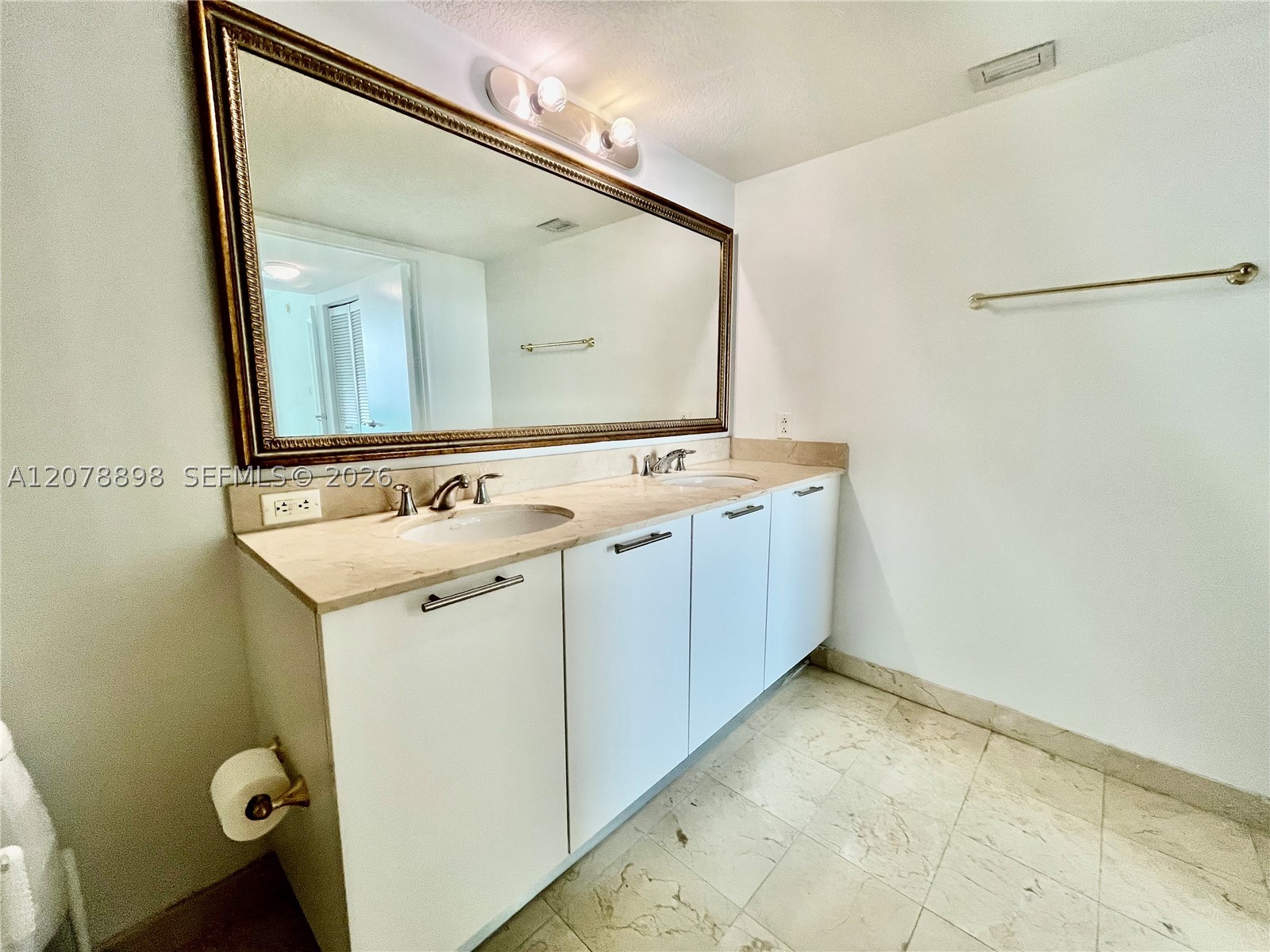 1800 N Bayshore Dr #3710 Miami, FL 33132