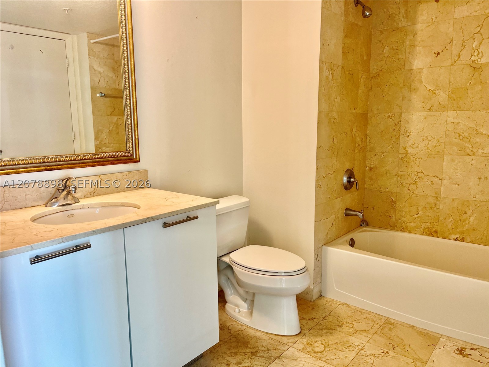 1800 N Bayshore Dr #3710 Miami, FL 33132