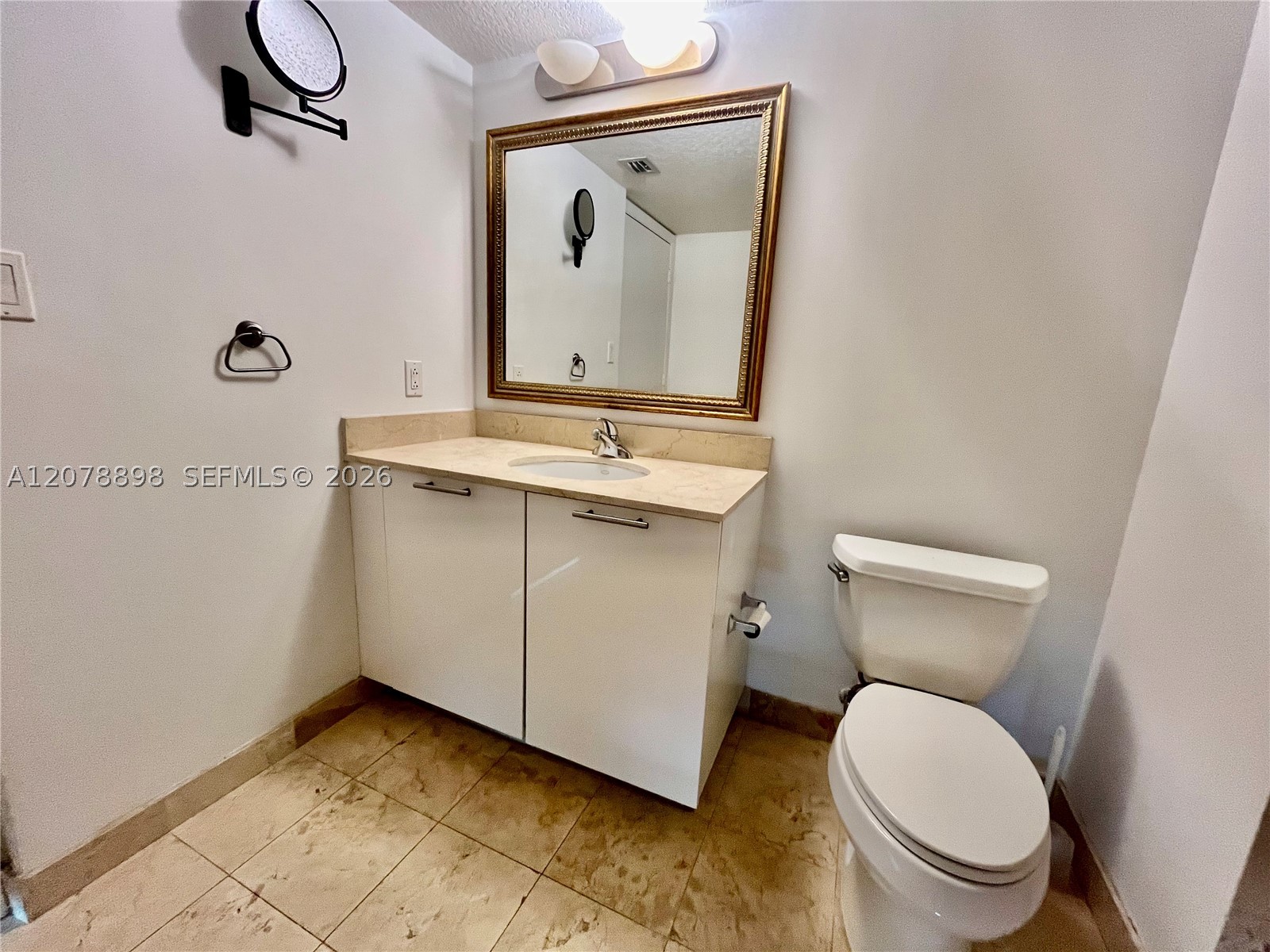 1800 N Bayshore Dr #3710 Miami, FL 33132