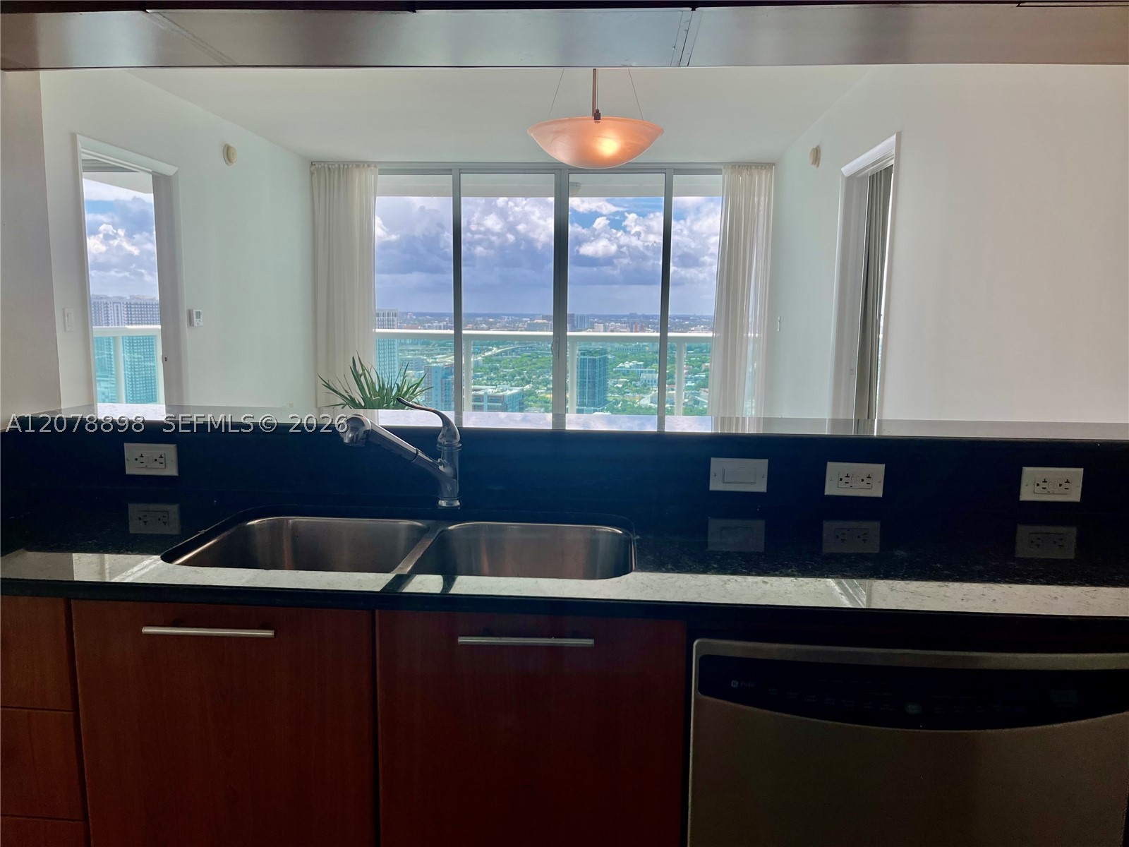 1800 N Bayshore Dr #3710 Miami, FL 33132