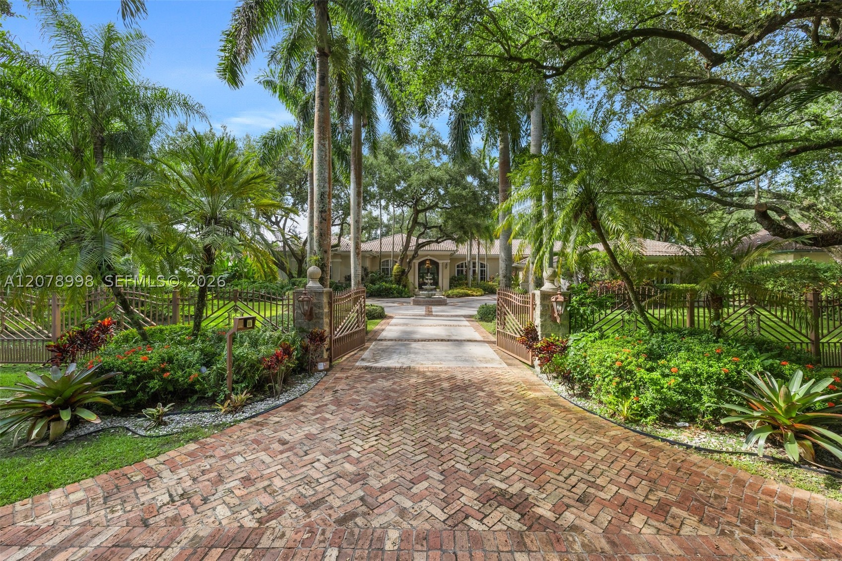 8430 SW 98th St Miami, FL 33156
