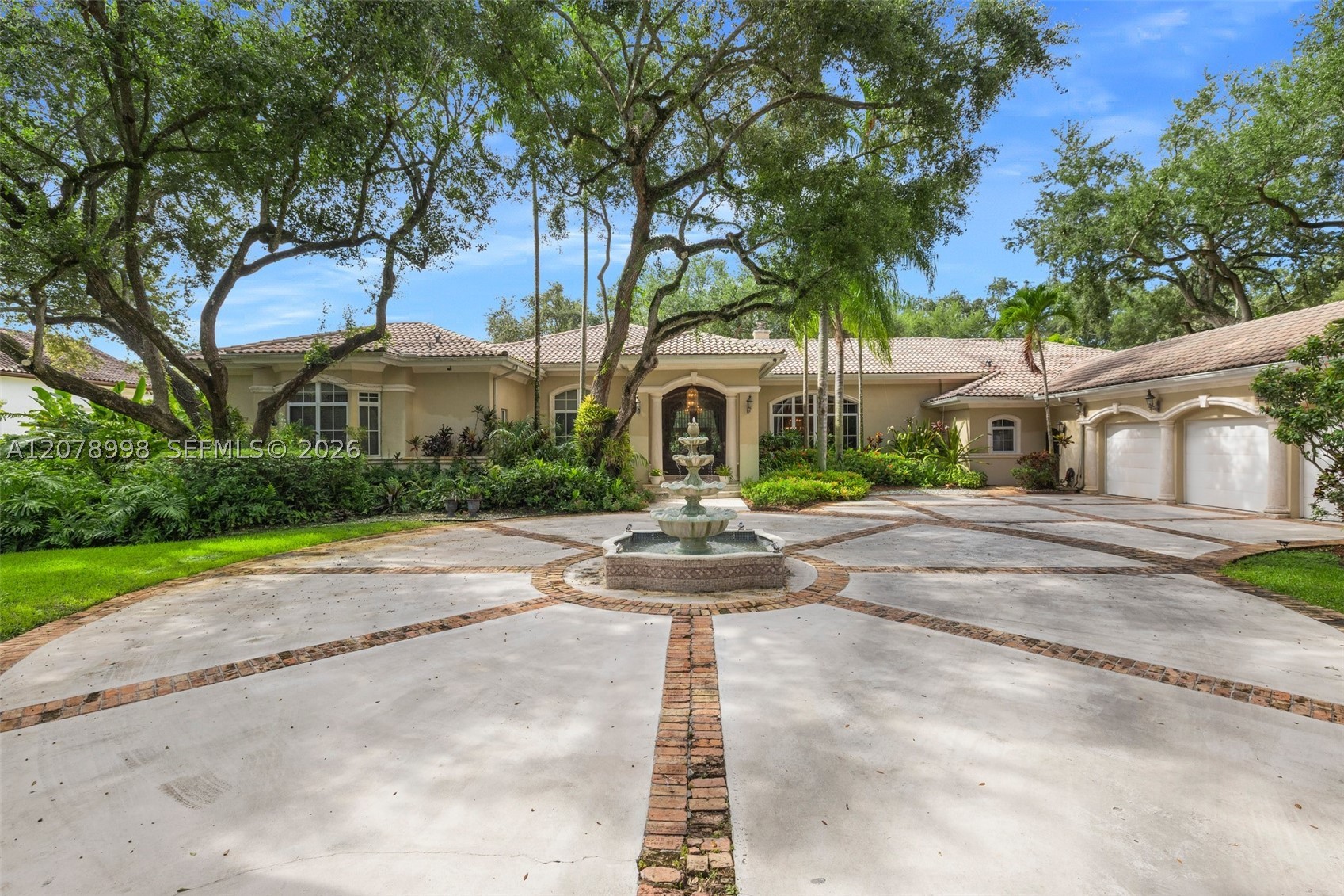 8430 SW 98th St Miami, FL 33156