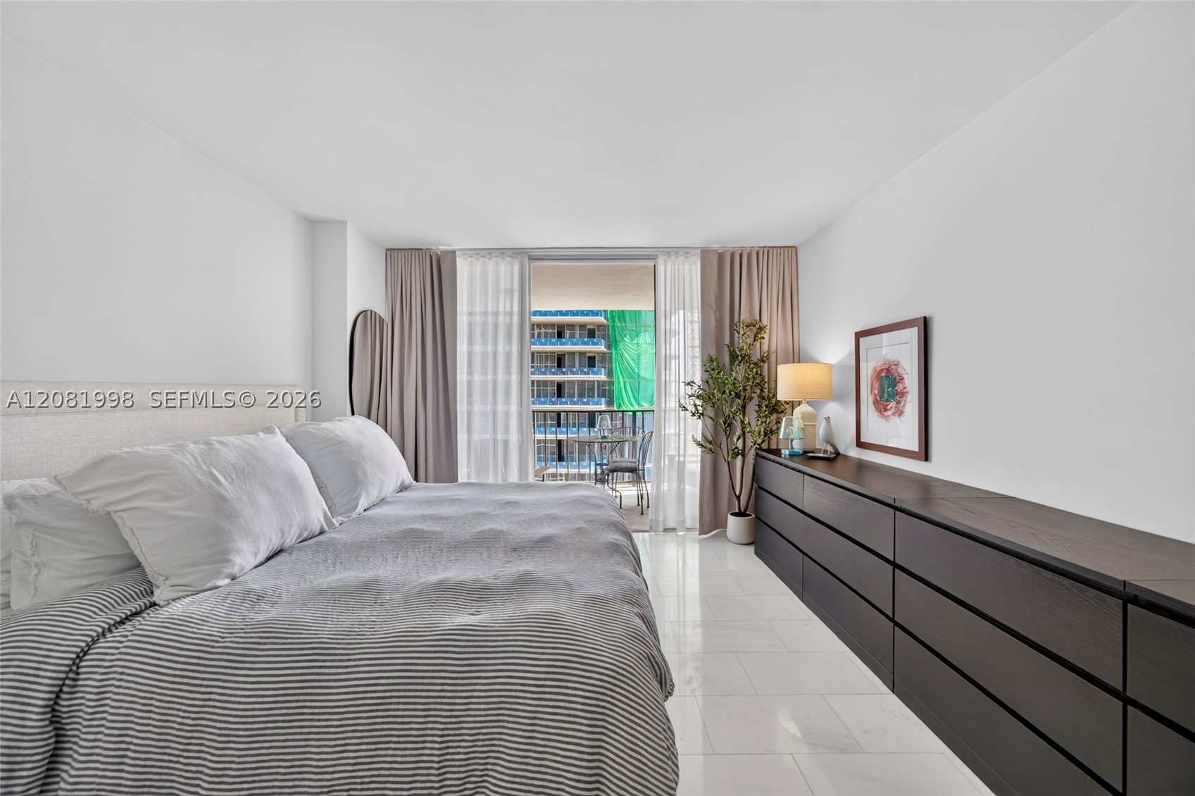 image Brickell Place I24