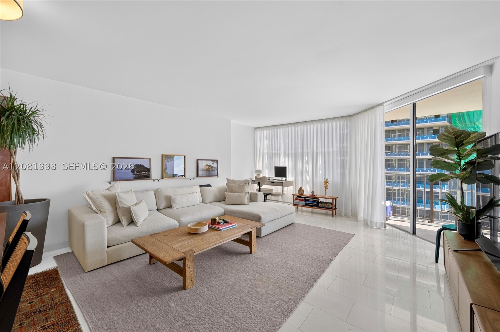 image Brickell Place I4