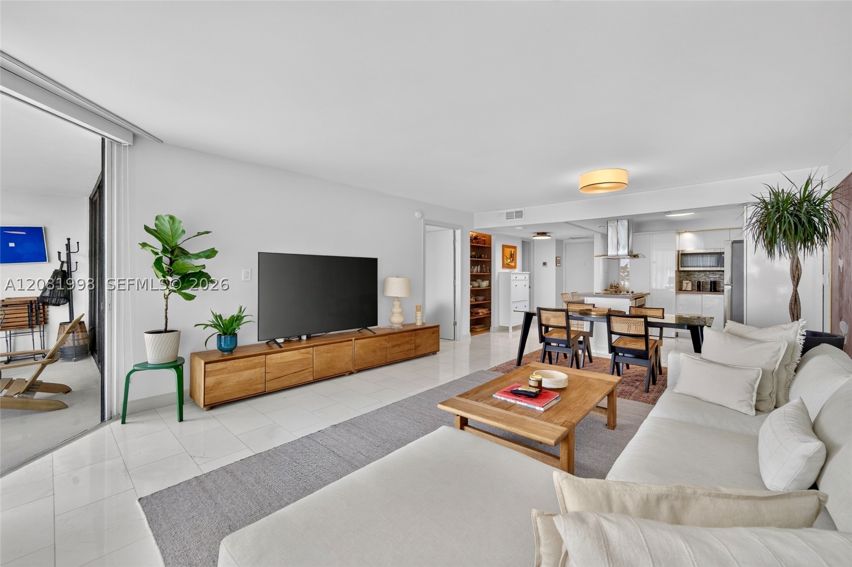 image Brickell Place I8