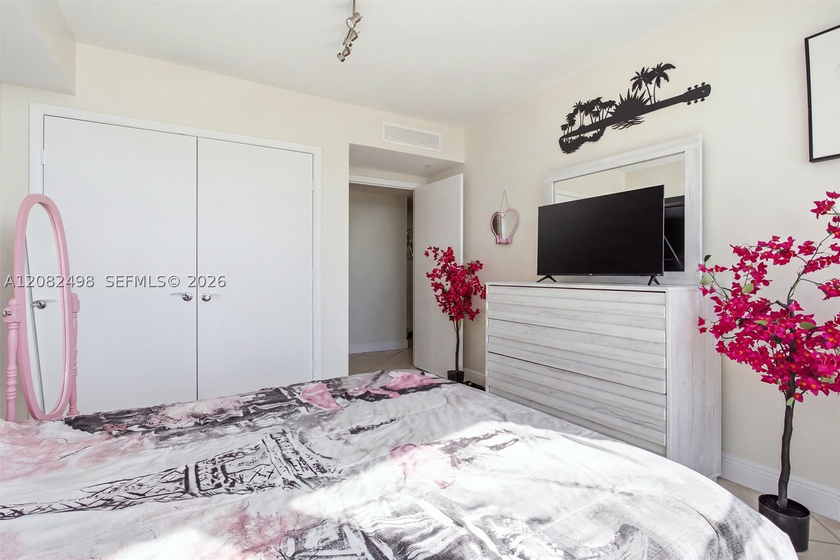 image Beach Club 122