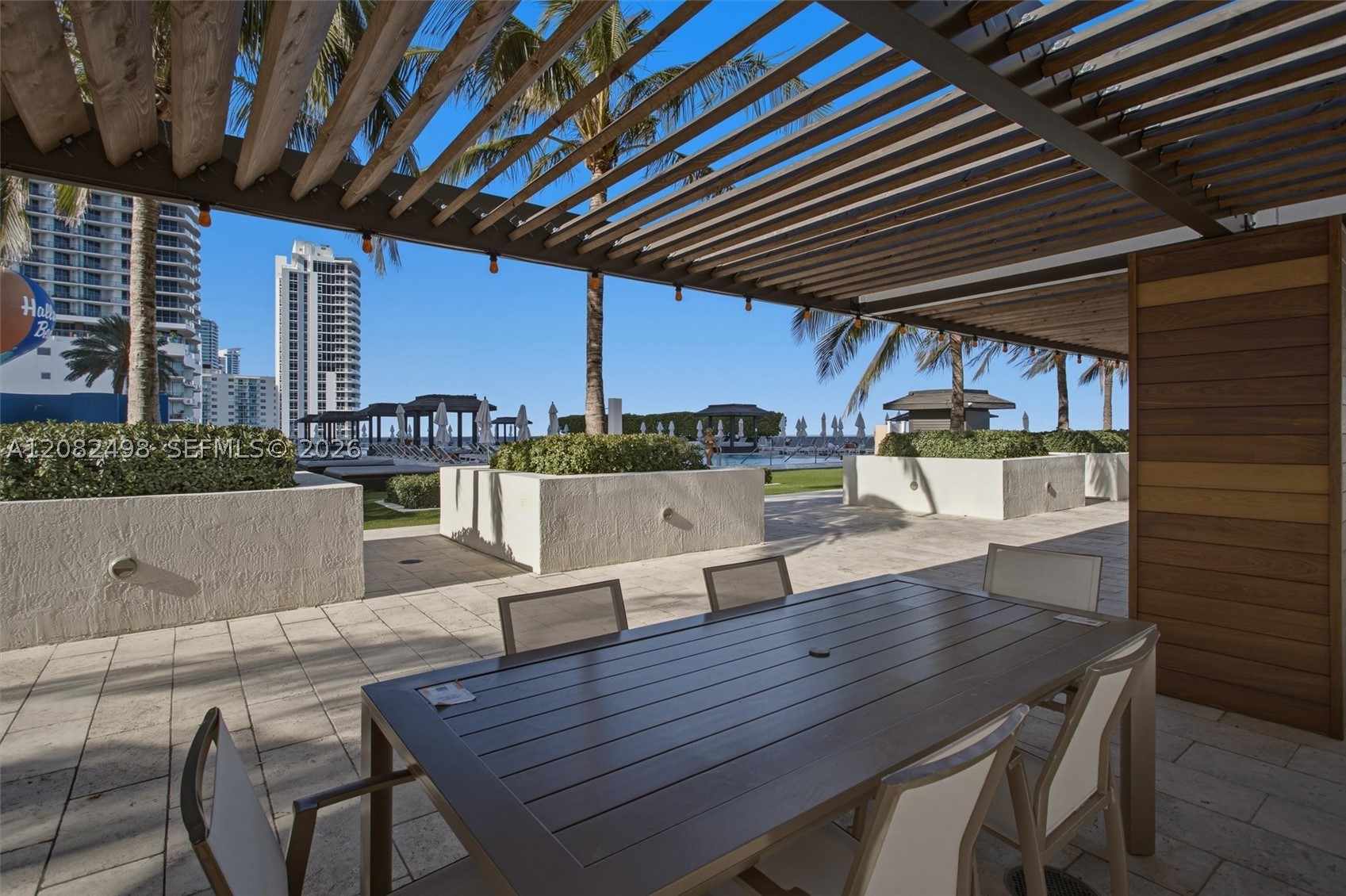 image Beach Club 125