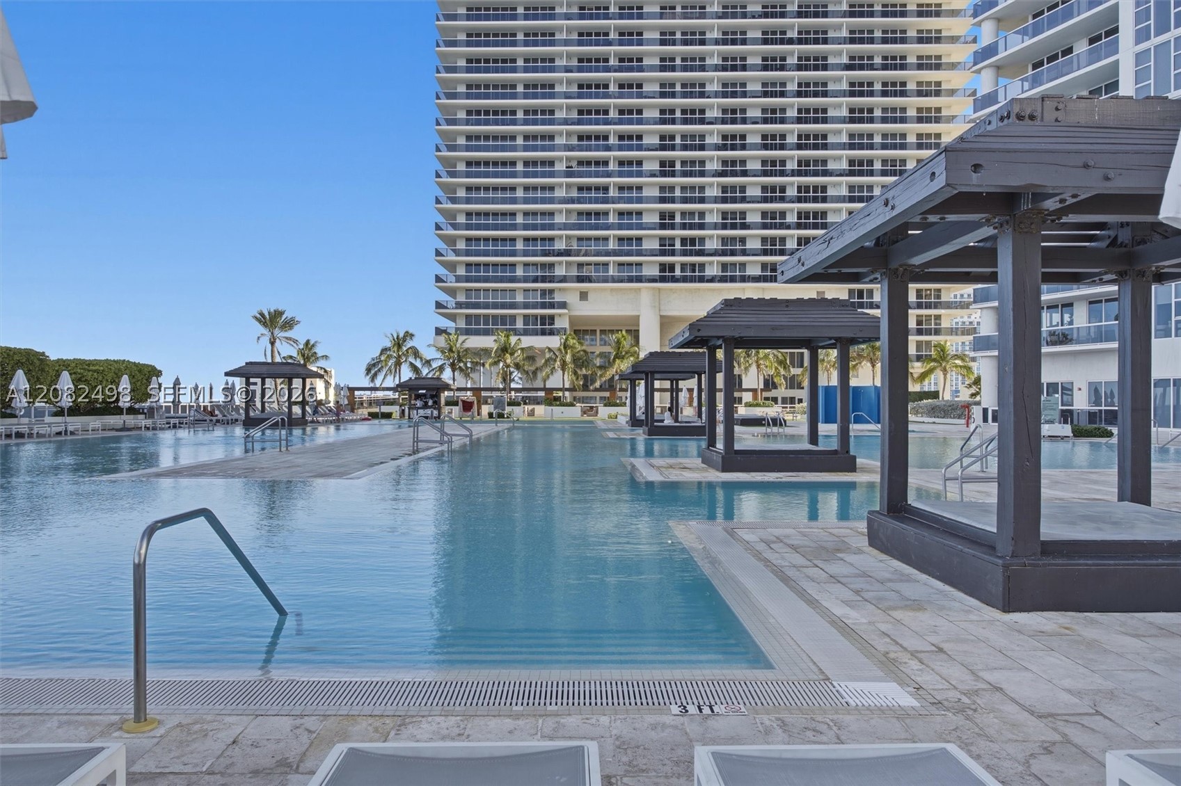 image Beach Club 129