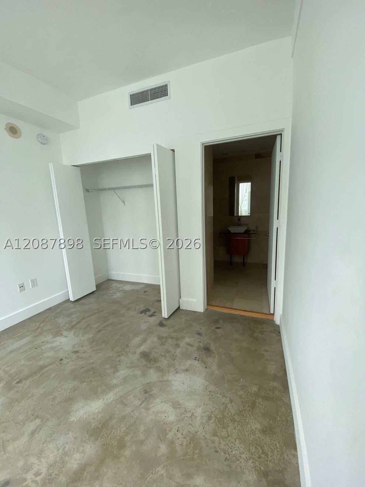 image Loft Downtown I13