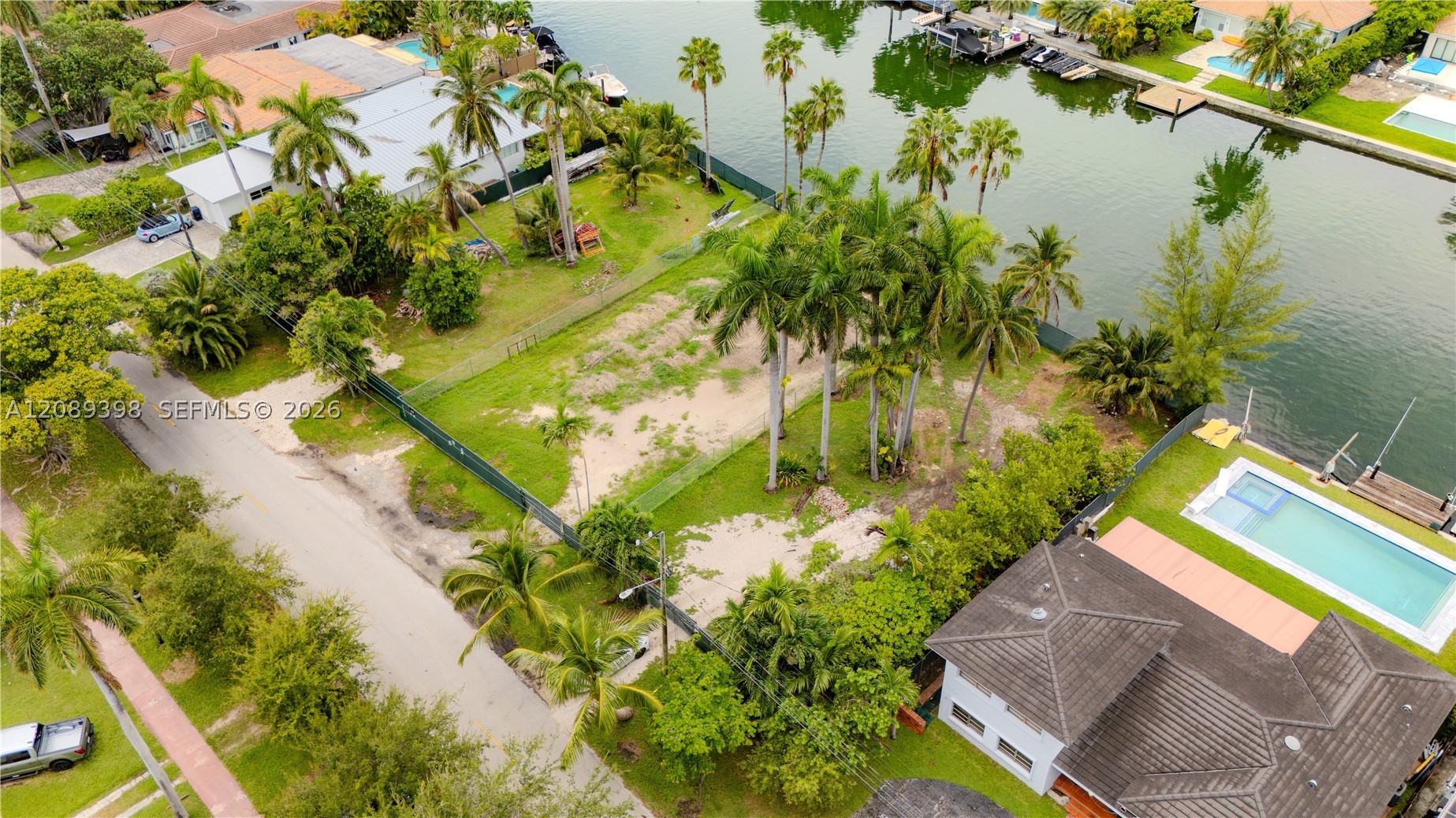 1415 Marseille Dr Miami Beach, FL 33141