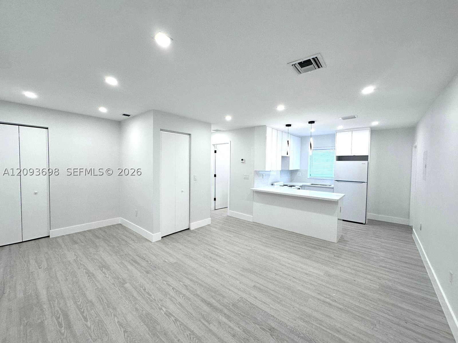 215 Zamora Ave #9