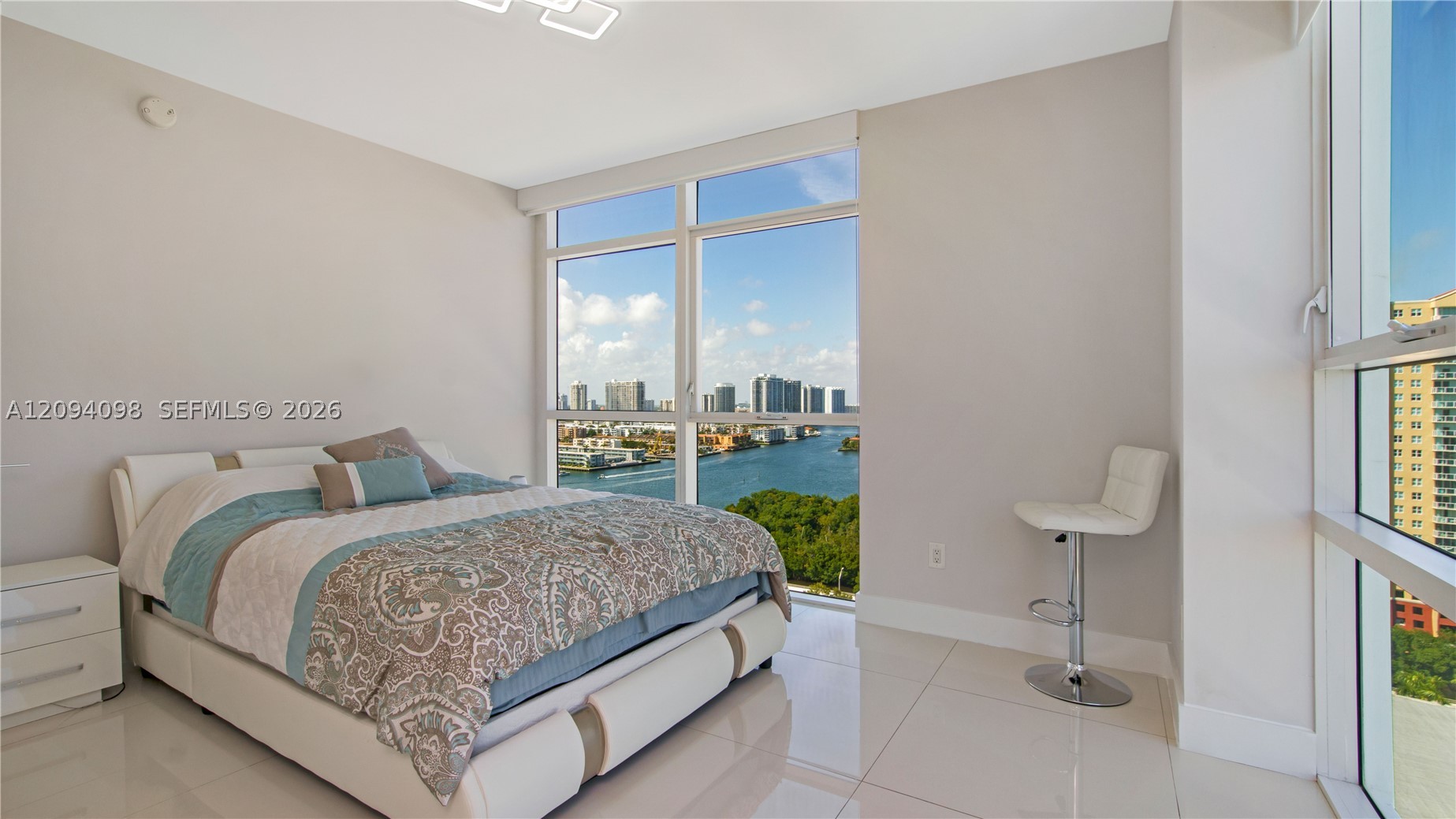 image 400 Sunny Isles40
