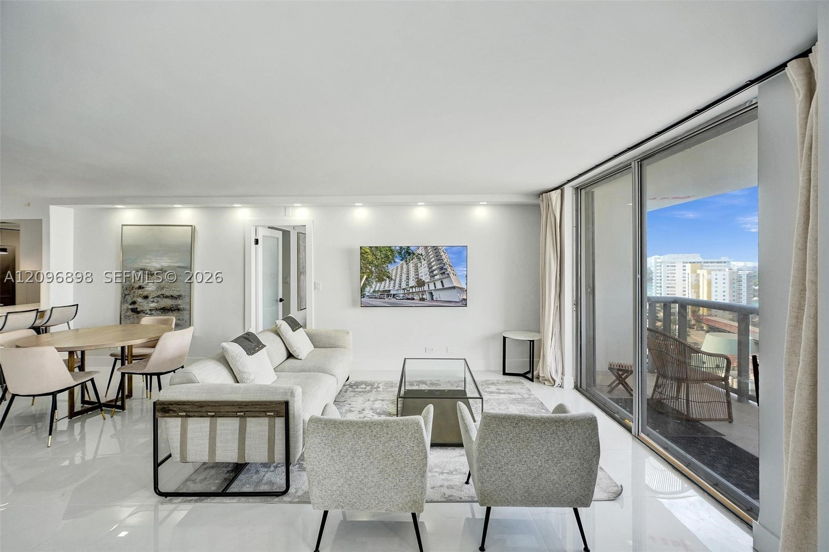 6039 Collins Ave #1736 Miami Beach, FL 33140