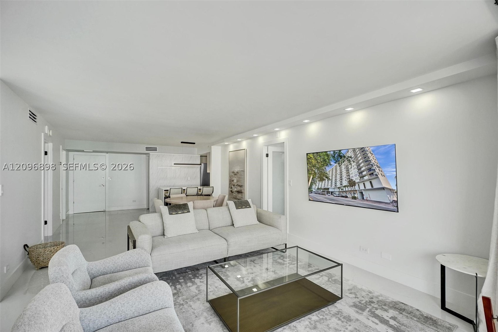 6039 Collins Ave #1736 Miami Beach, FL 33140