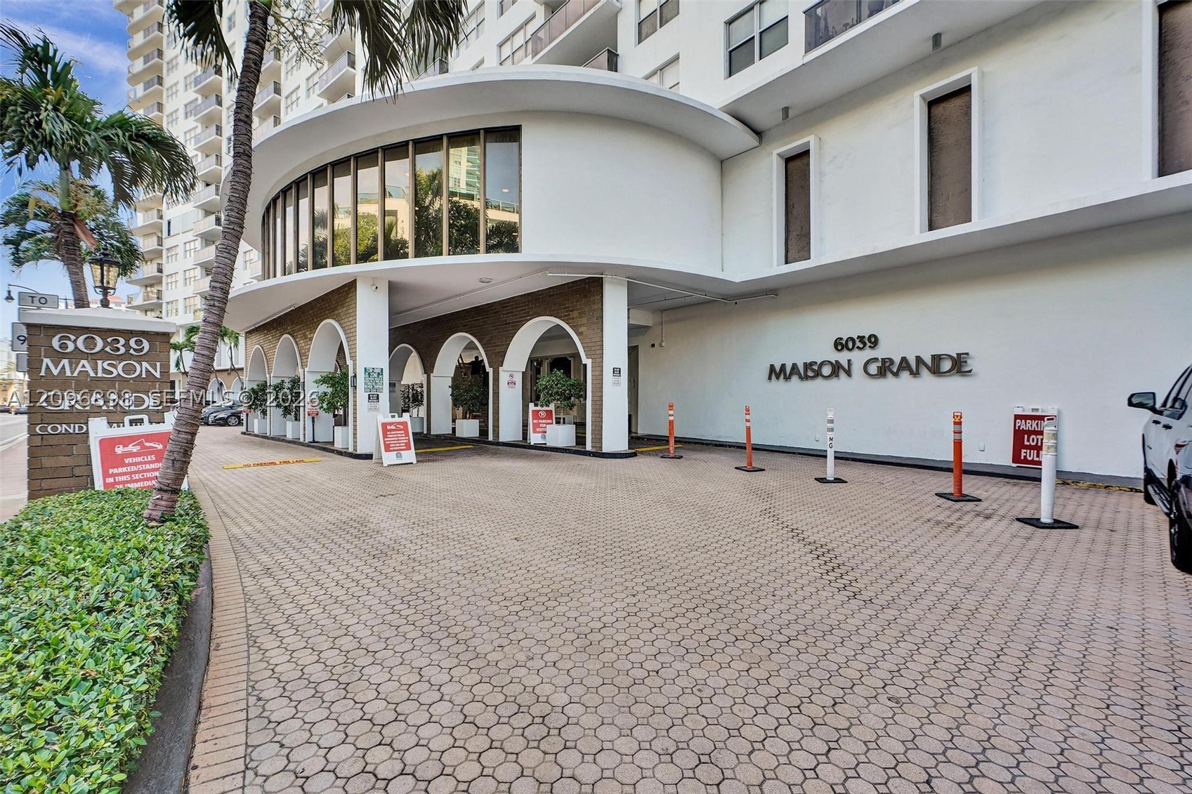 6039 Collins Ave #1736 Miami Beach, FL 33140