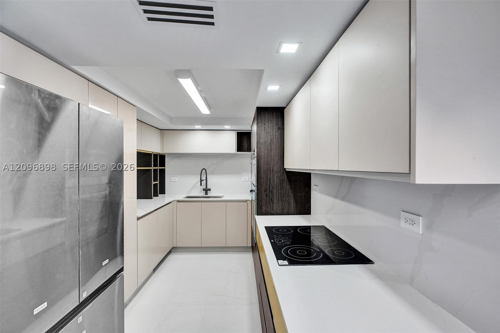 6039 Collins Ave #1736 Miami Beach, FL 33140