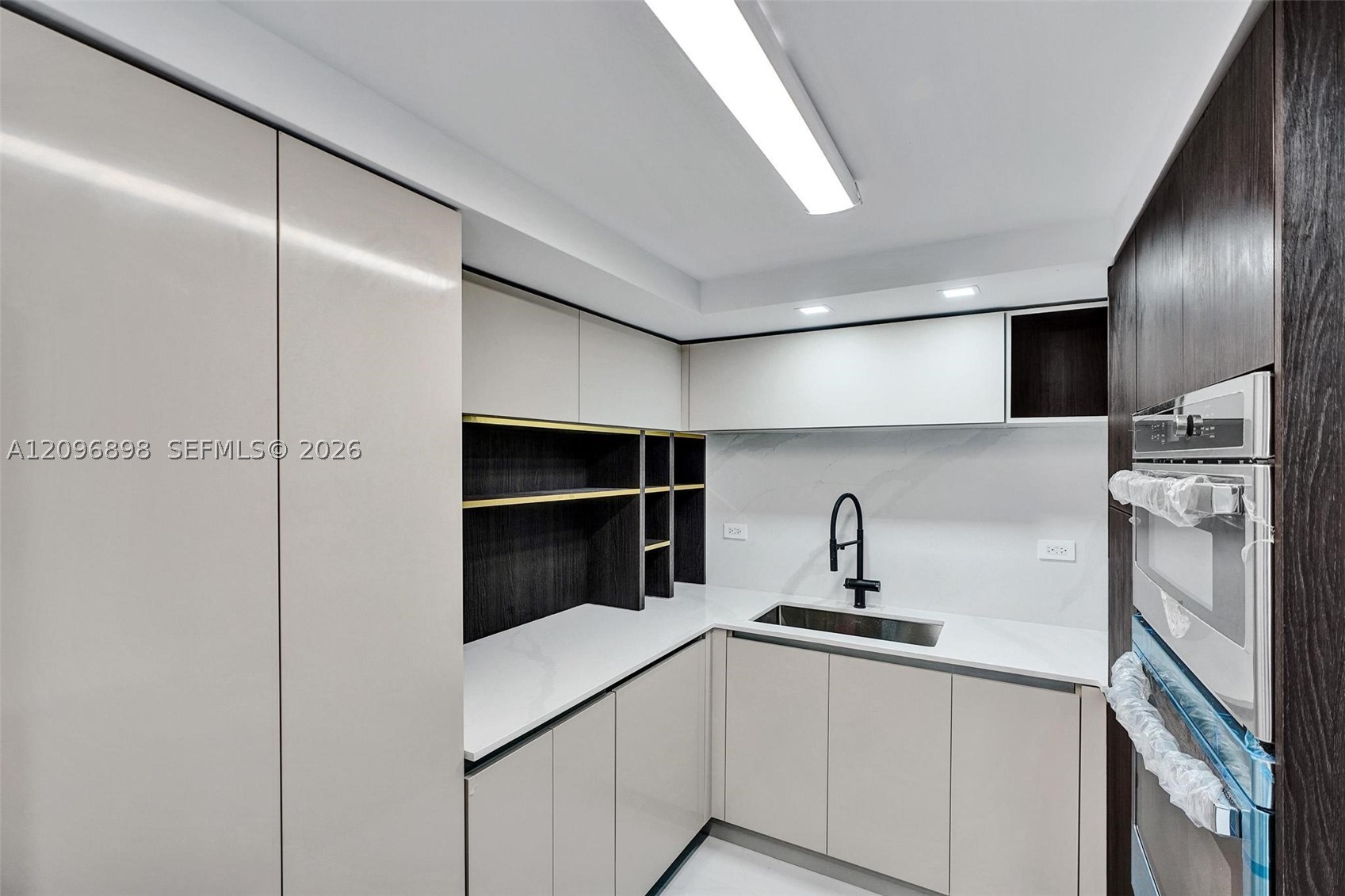 6039 Collins Ave #1736 Miami Beach, FL 33140