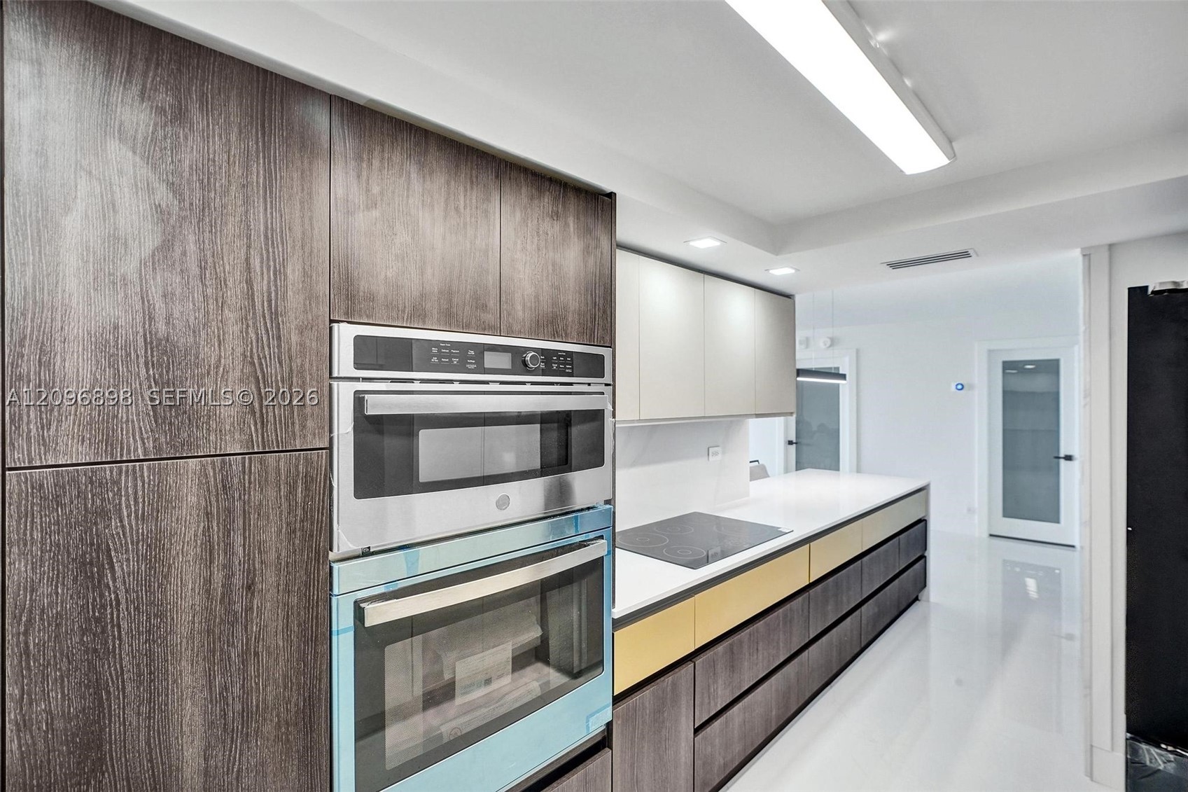 6039 Collins Ave #1736 Miami Beach, FL 33140