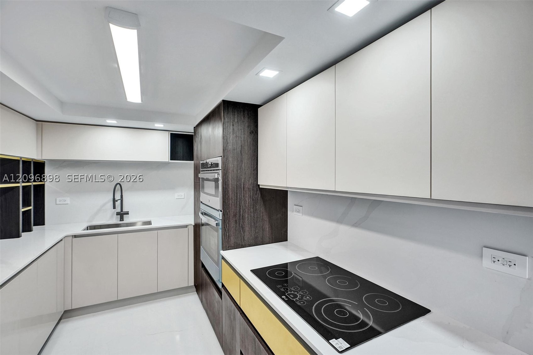 6039 Collins Ave #1736 Miami Beach, FL 33140