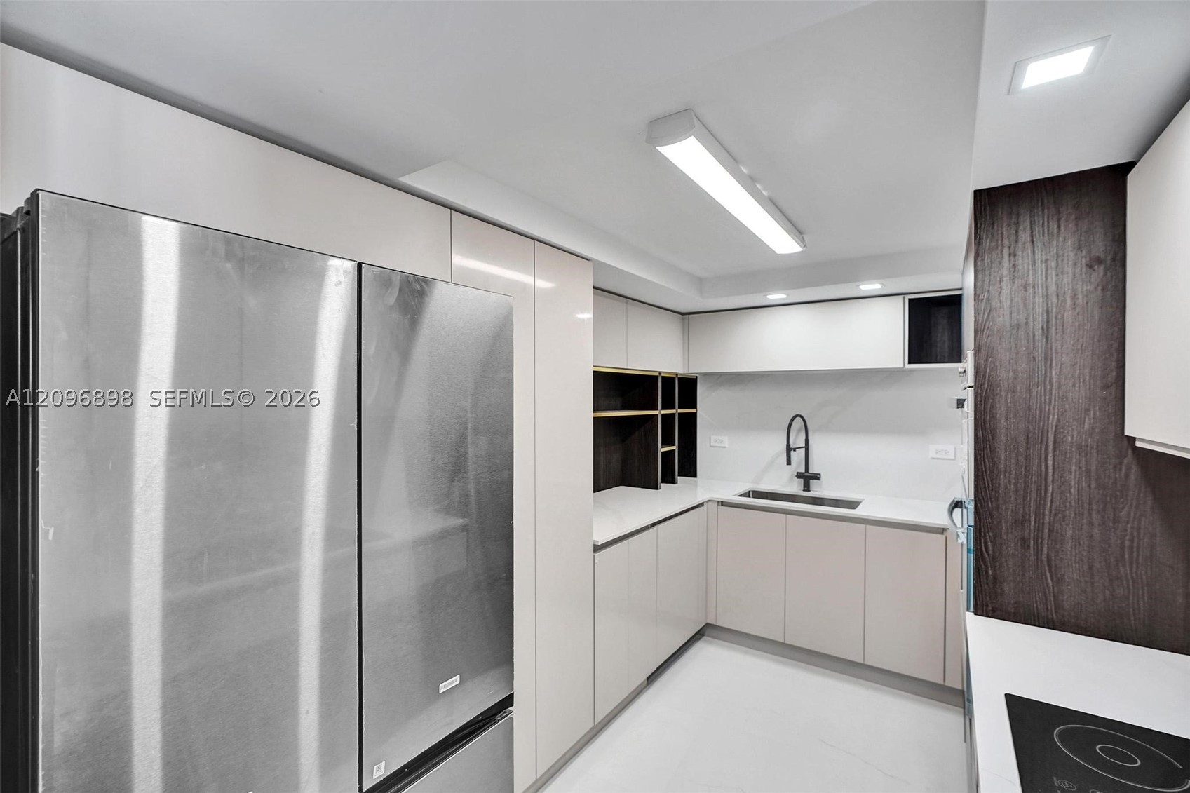 6039 Collins Ave #1736 Miami Beach, FL 33140