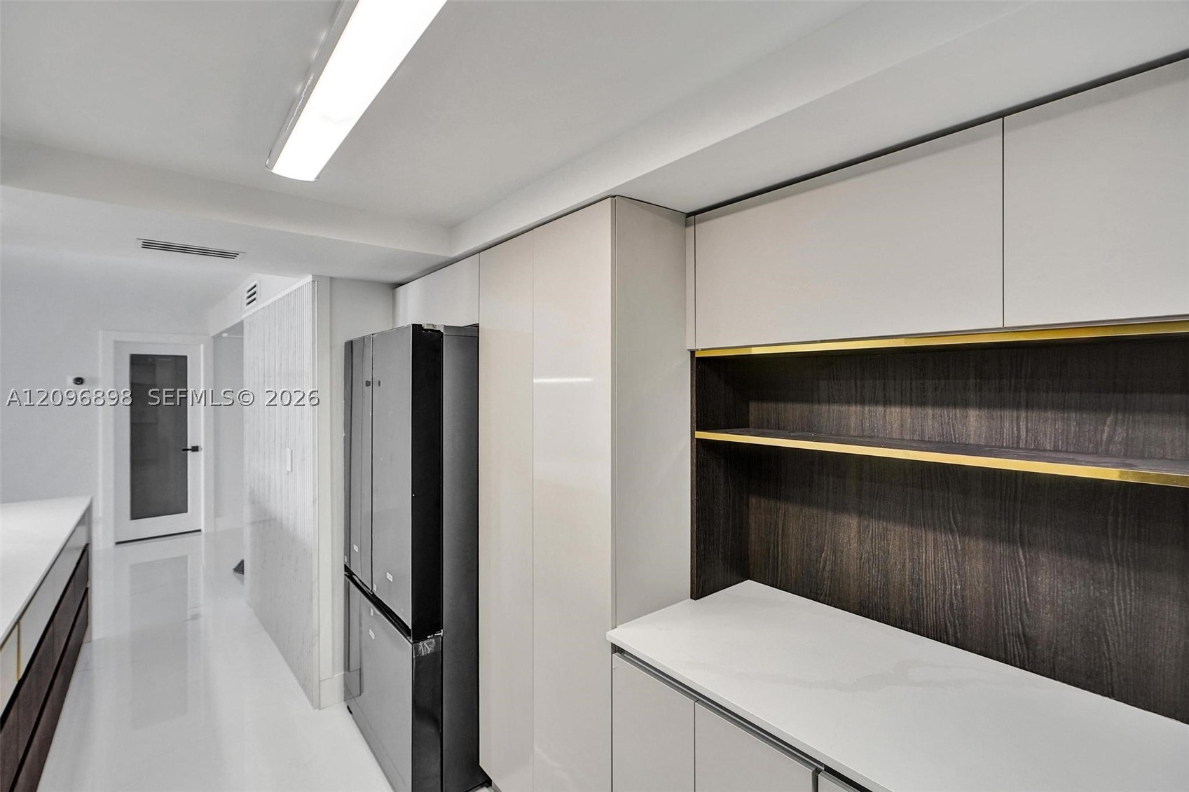 6039 Collins Ave #1736 Miami Beach, FL 33140