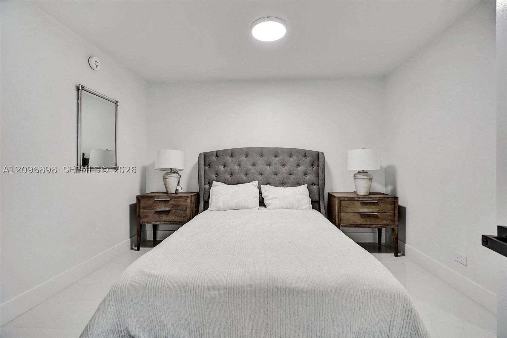 6039 Collins Ave #1736 Miami Beach, FL 33140