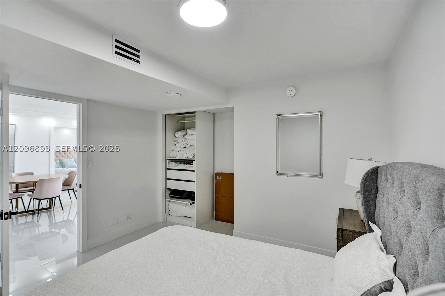 6039 Collins Ave #1736 Miami Beach, FL 33140