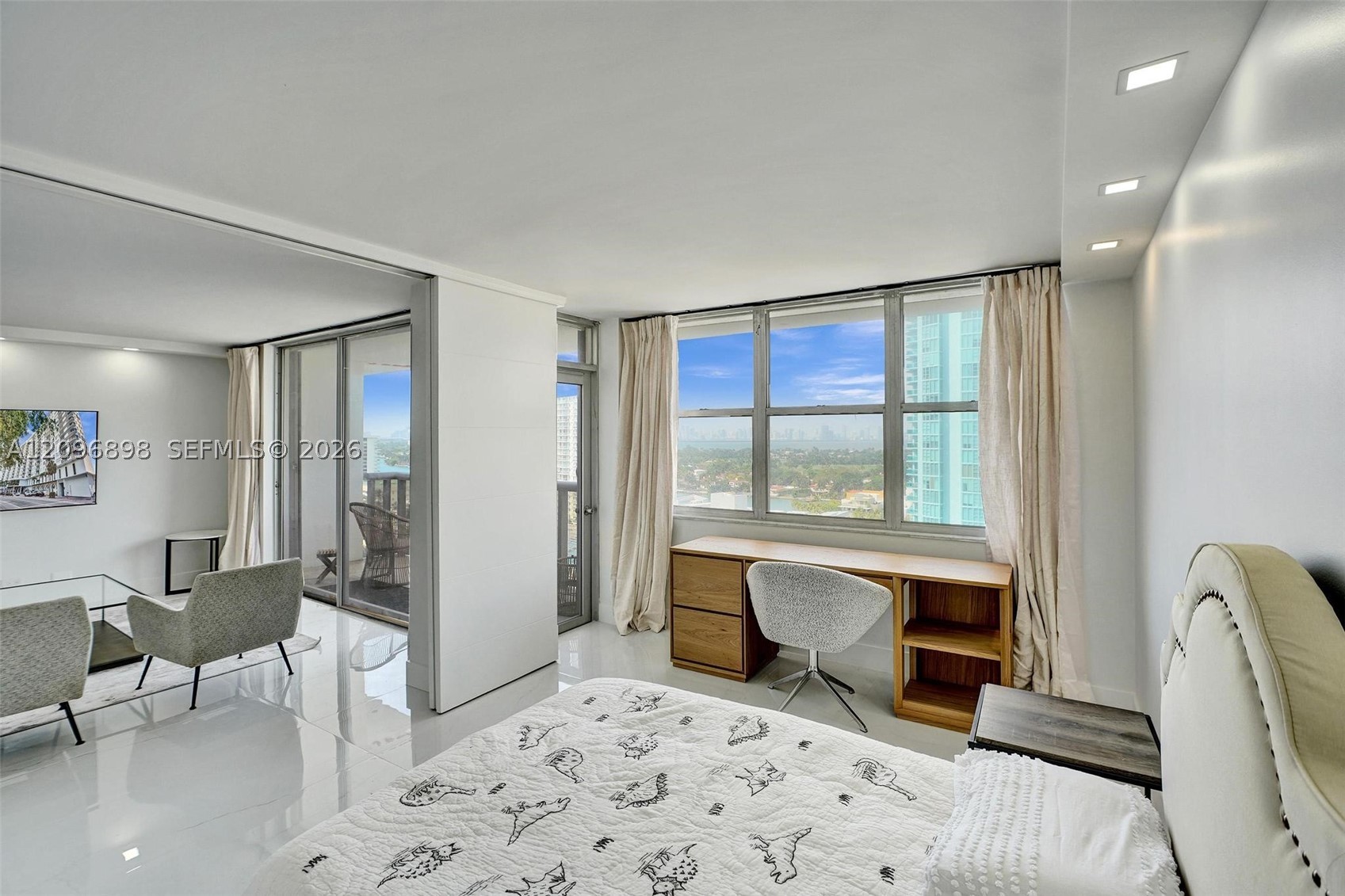 6039 Collins Ave #1736 Miami Beach, FL 33140