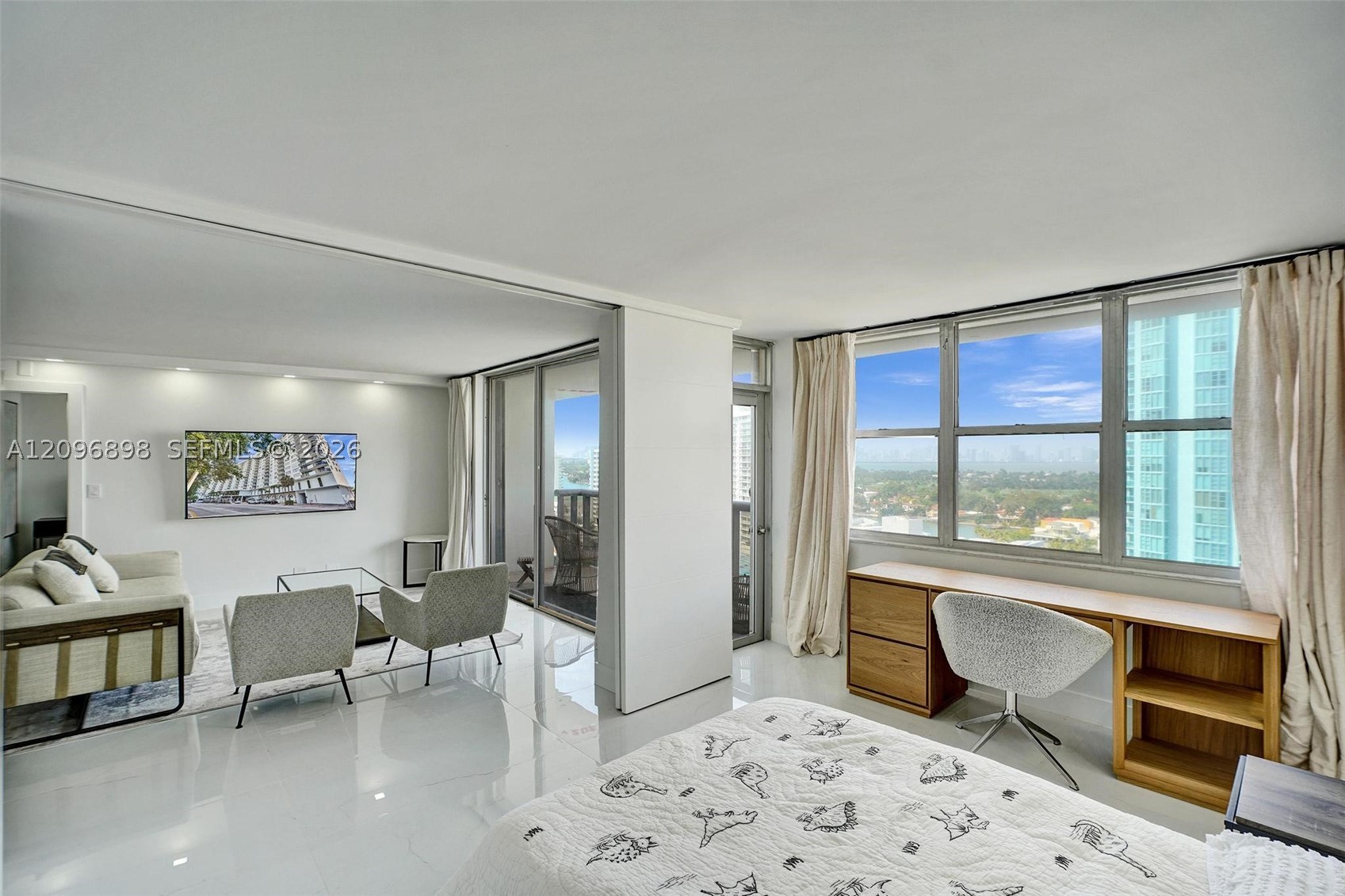 6039 Collins Ave #1736 Miami Beach, FL 33140