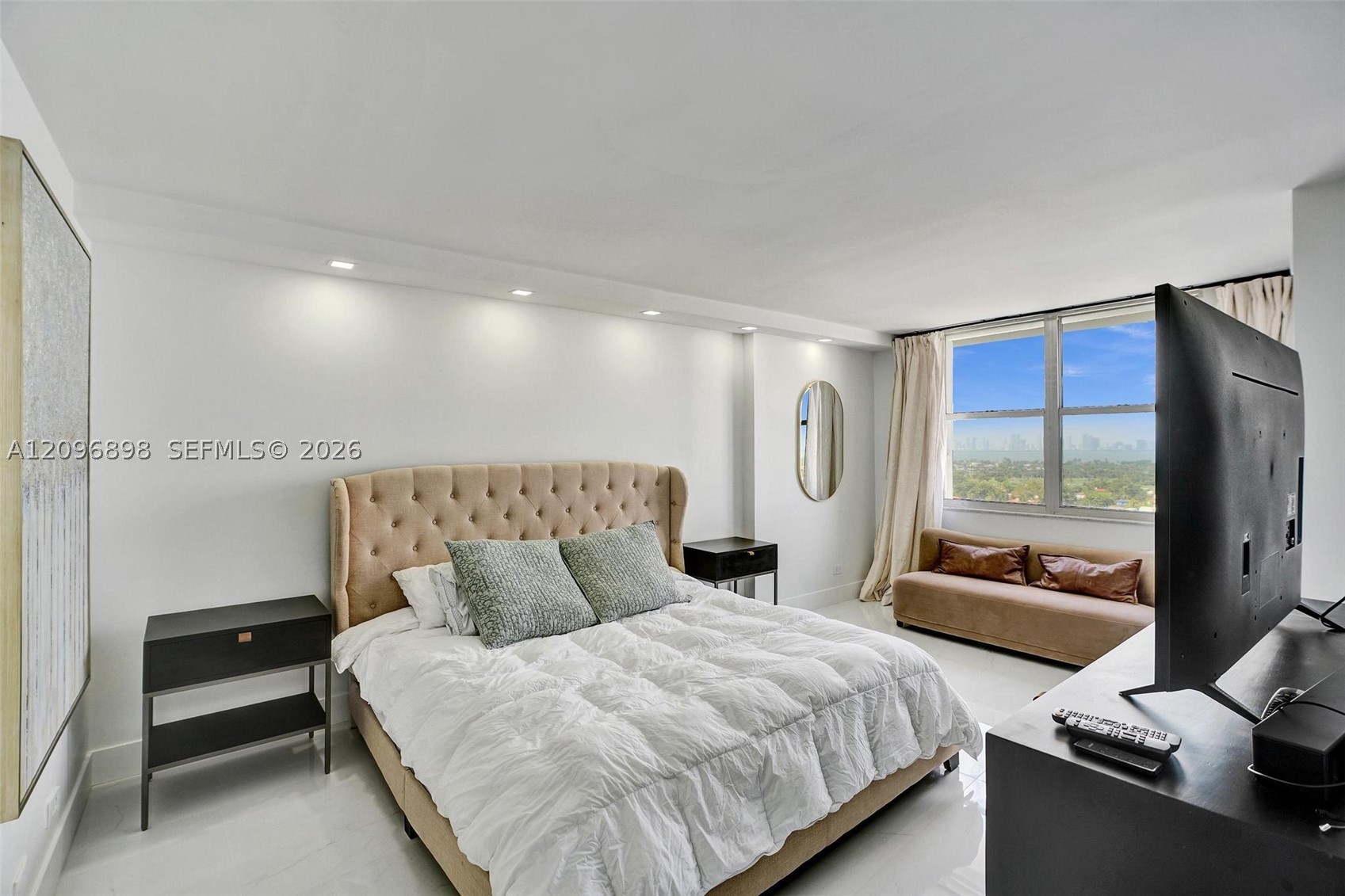 6039 Collins Ave #1736 Miami Beach, FL 33140