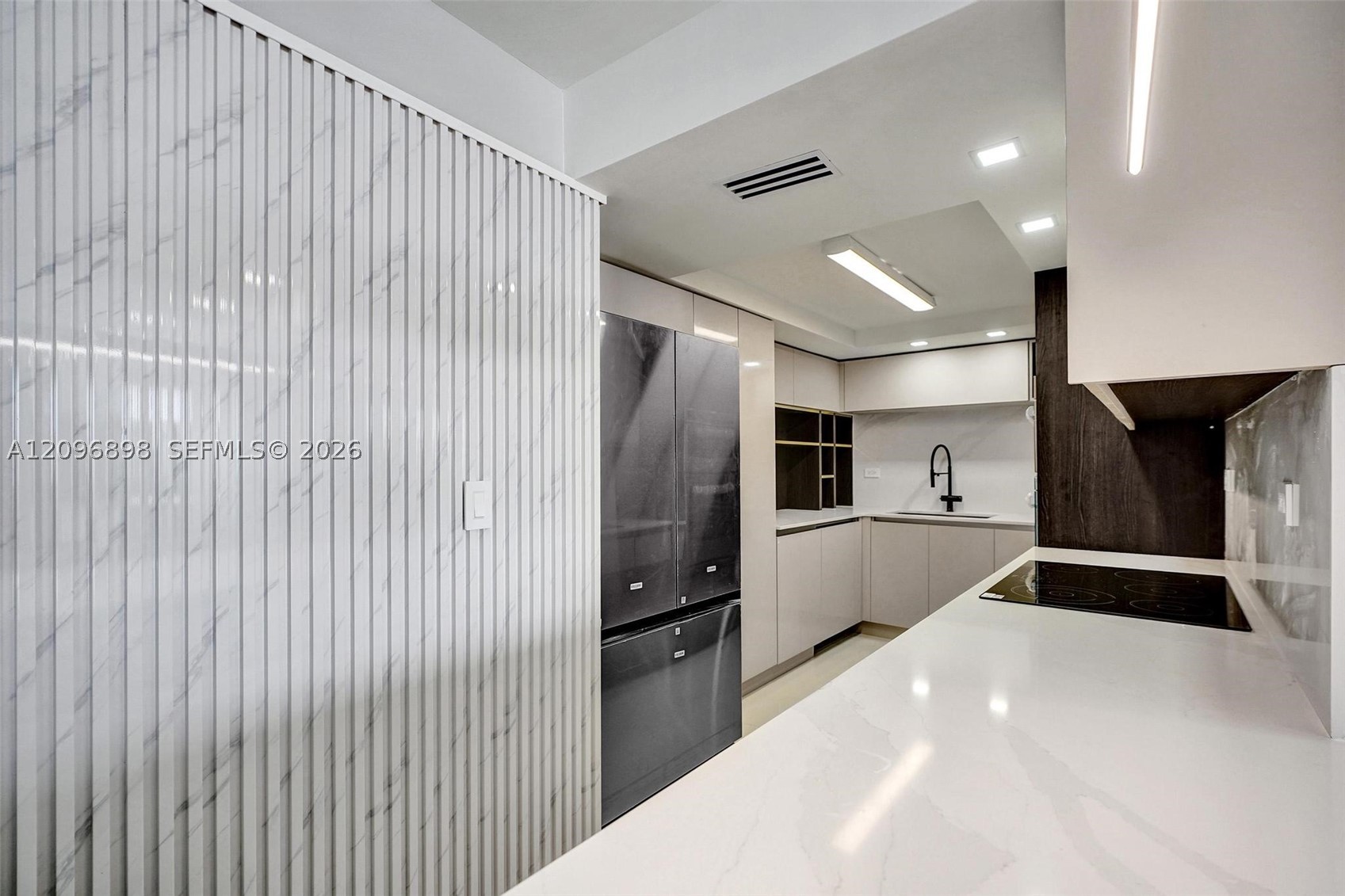6039 Collins Ave #1736 Miami Beach, FL 33140