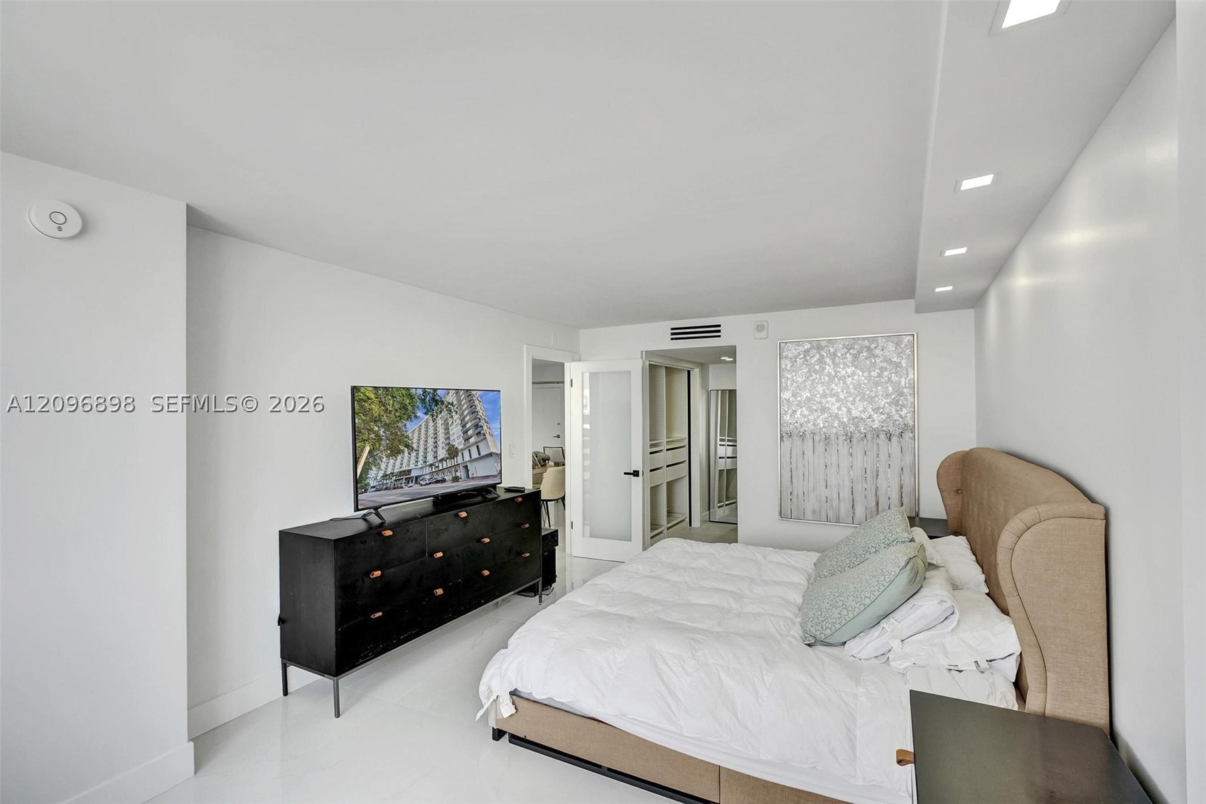 6039 Collins Ave #1736 Miami Beach, FL 33140