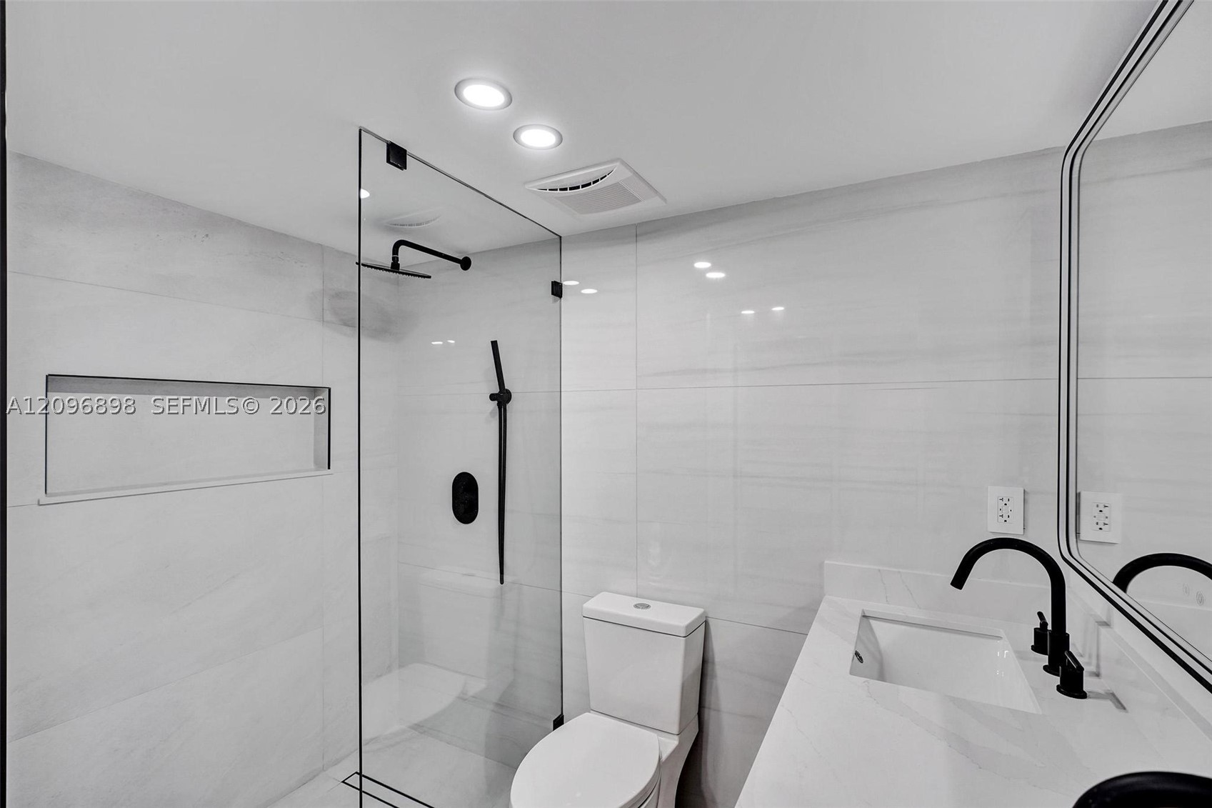 6039 Collins Ave #1736 Miami Beach, FL 33140