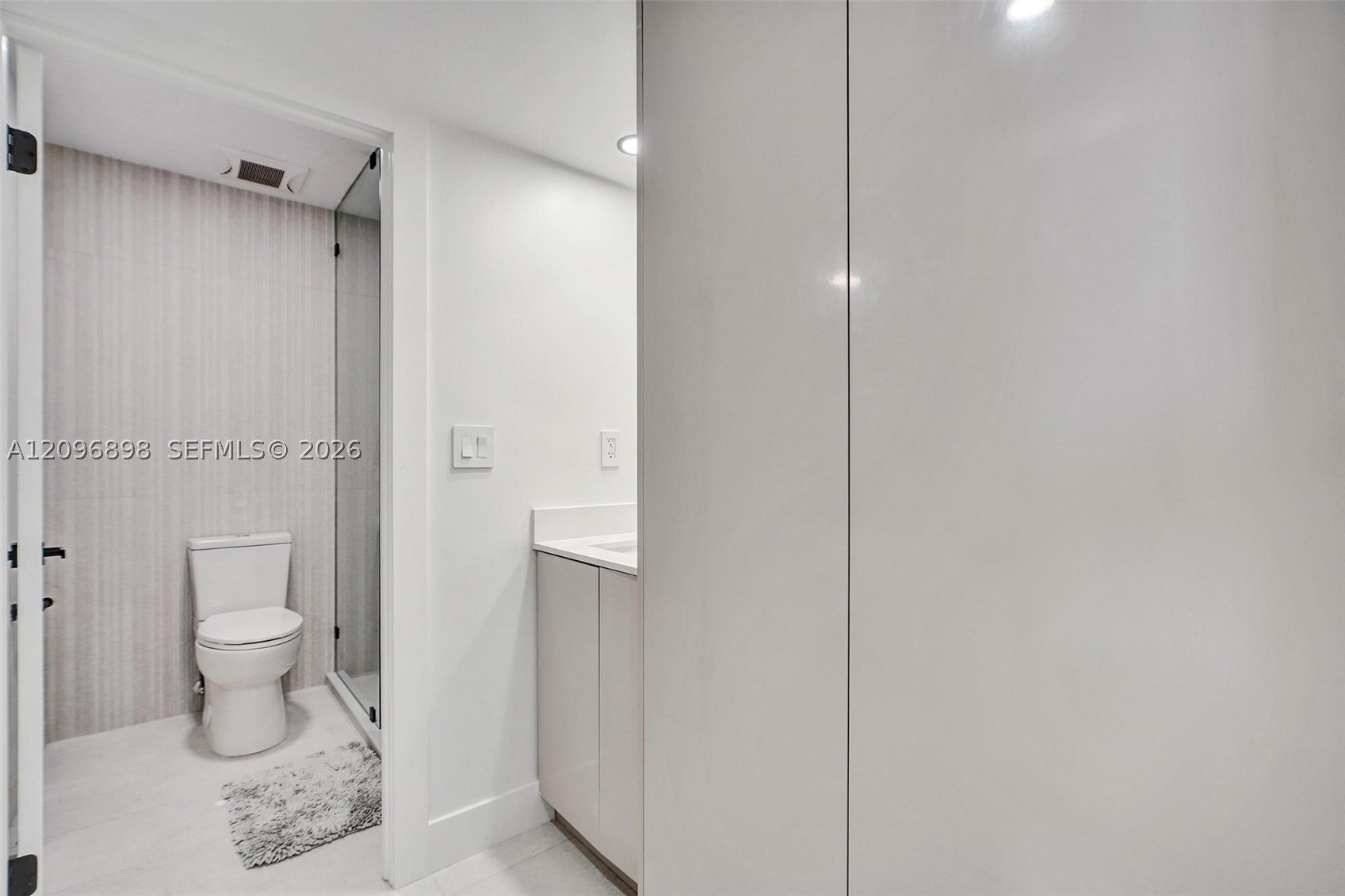 6039 Collins Ave #1736 Miami Beach, FL 33140