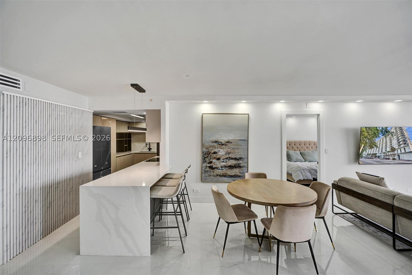 6039 Collins Ave #1736 Miami Beach, FL 33140