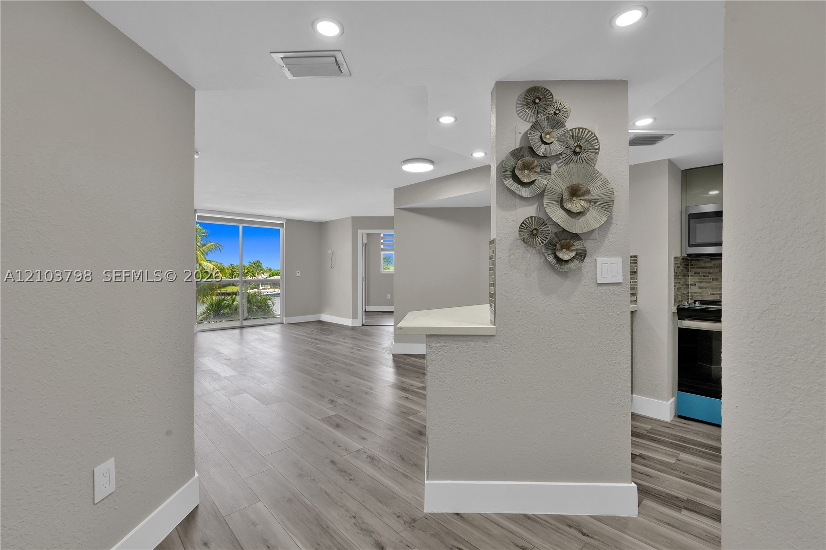 5880 Collins Ave #403