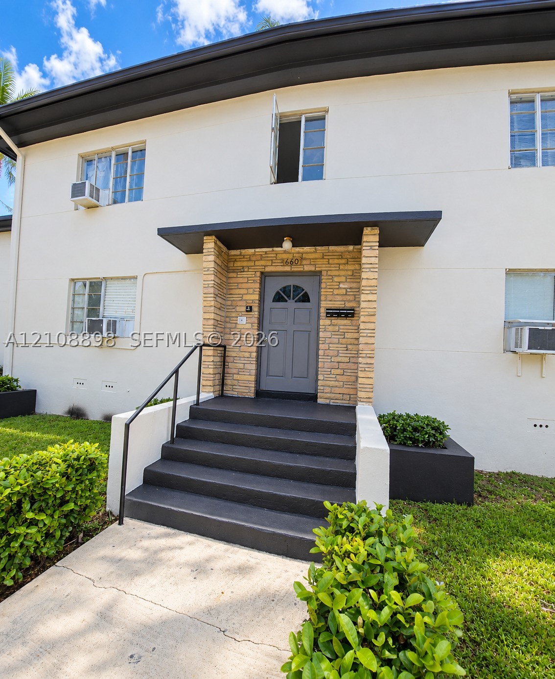 8300 Crespi Blvd #3
