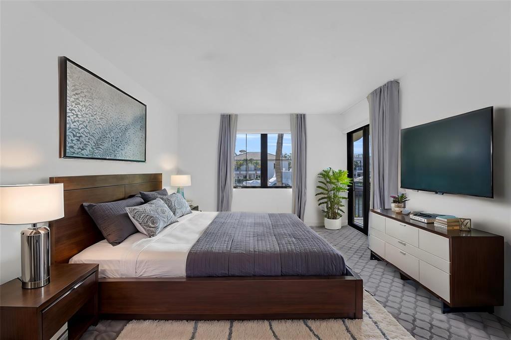 1532 SE 12th #204 Fort Lauderdale, FL 33316